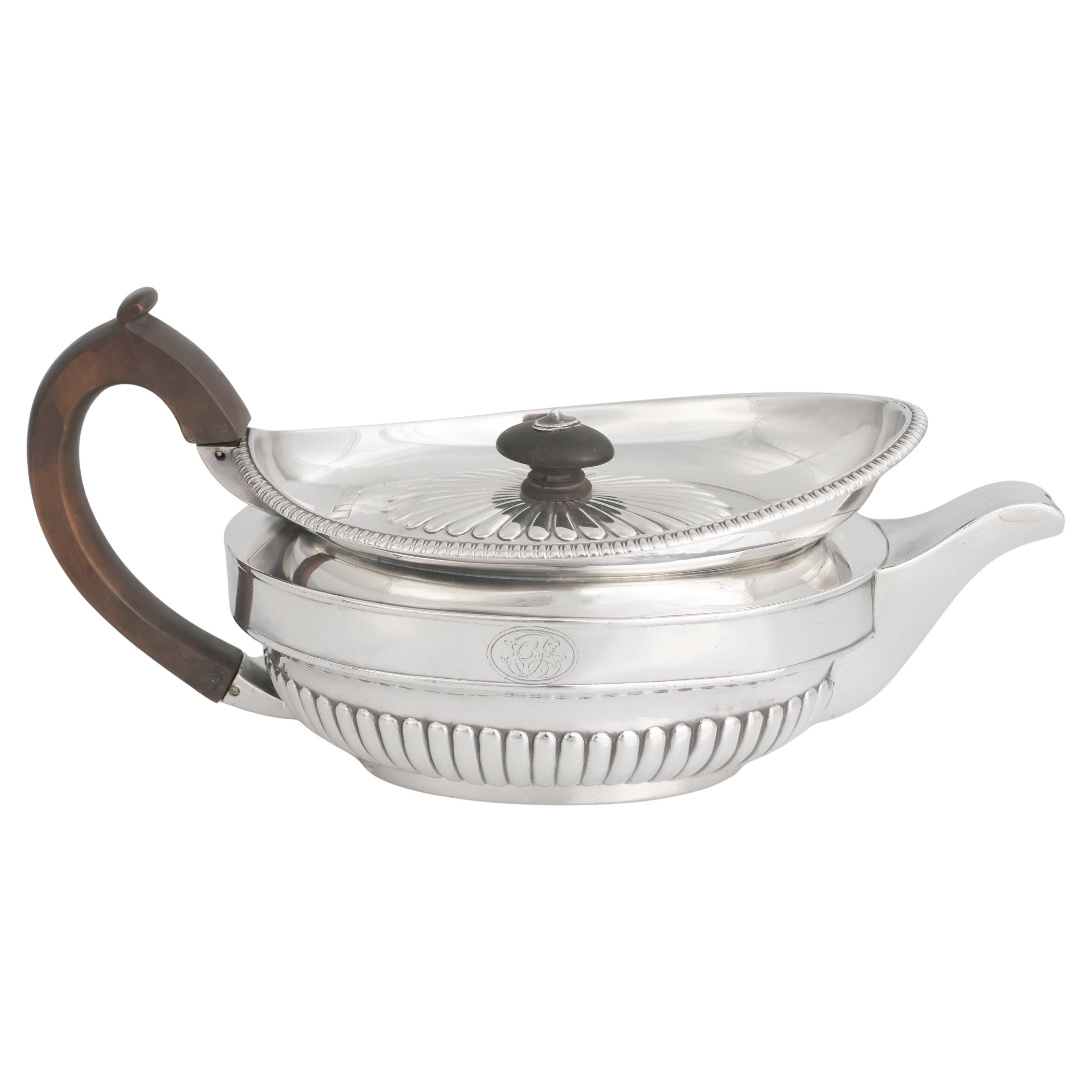 Tetera de plata de ley Jorge III, Paul Storr, Londres, 1810