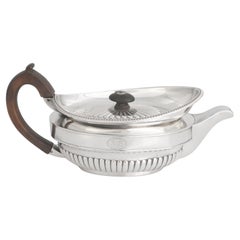 Tetera de plata de ley Jorge III, Paul Storr, Londres, 1810