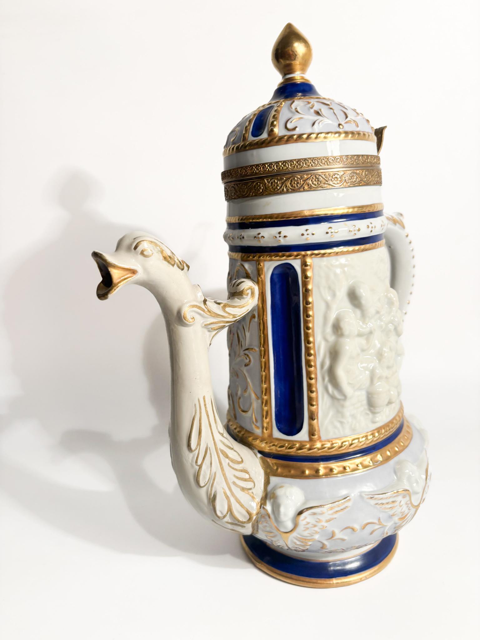 Théière en porcelaine de Capodimonte, bronze et or Fin des années 1800 en vente 3