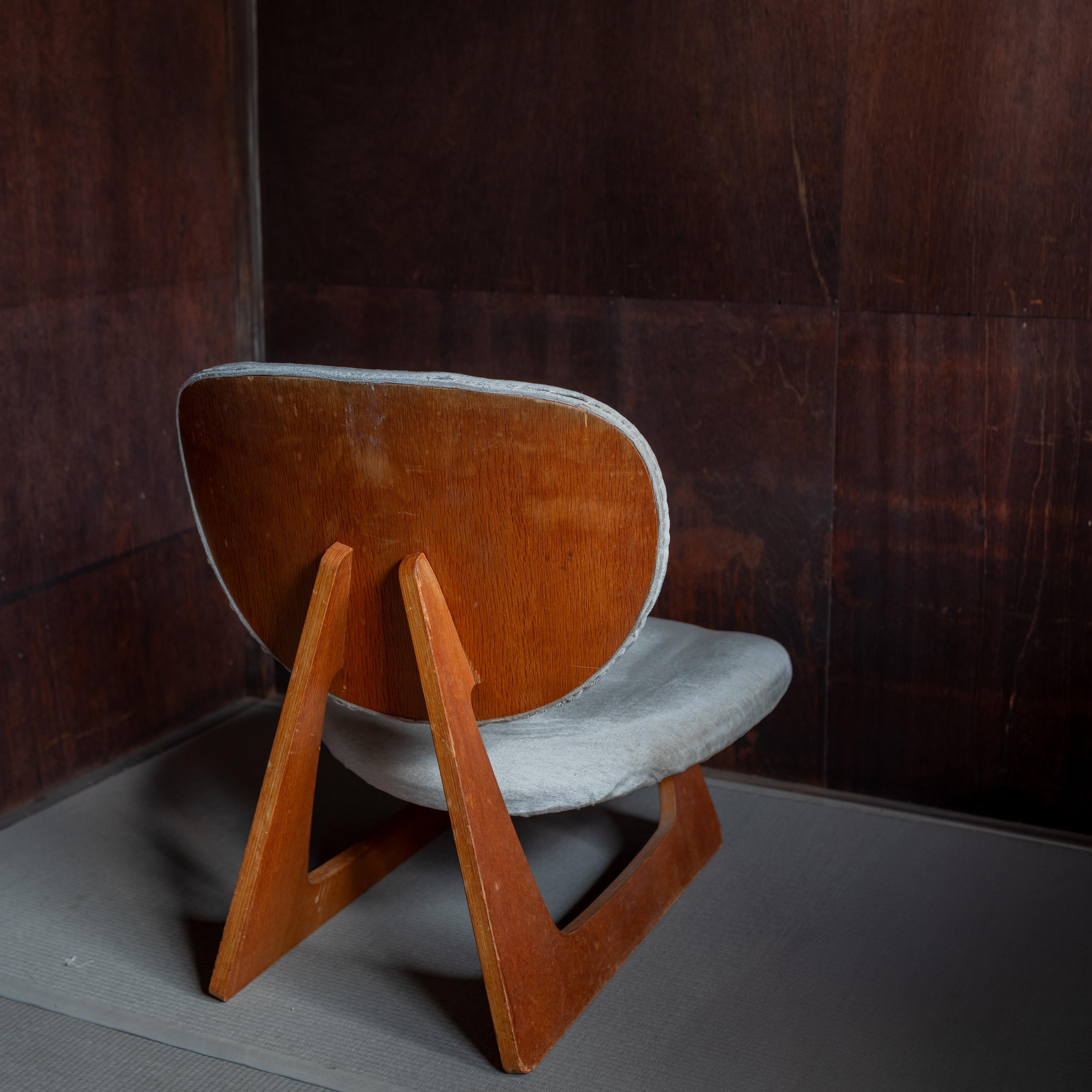 Japonais Teiza Isu, chaise longue de Junzo Sakakura & Daisaku Cho, Tendo Mokko, Japon en vente