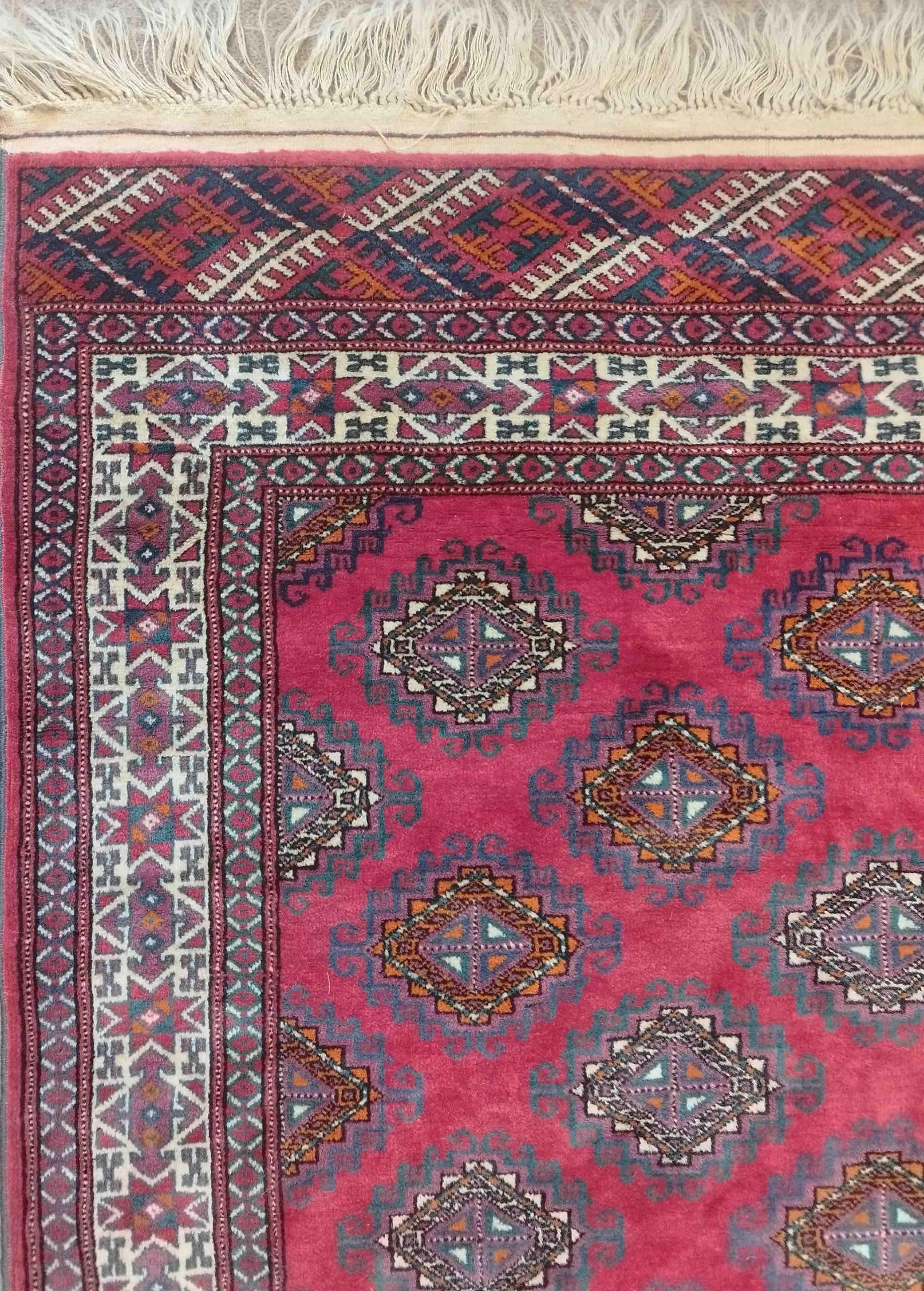 Mid-20th Century Teke Turkmene Rug - 210x125 - No. 934 For Sale
