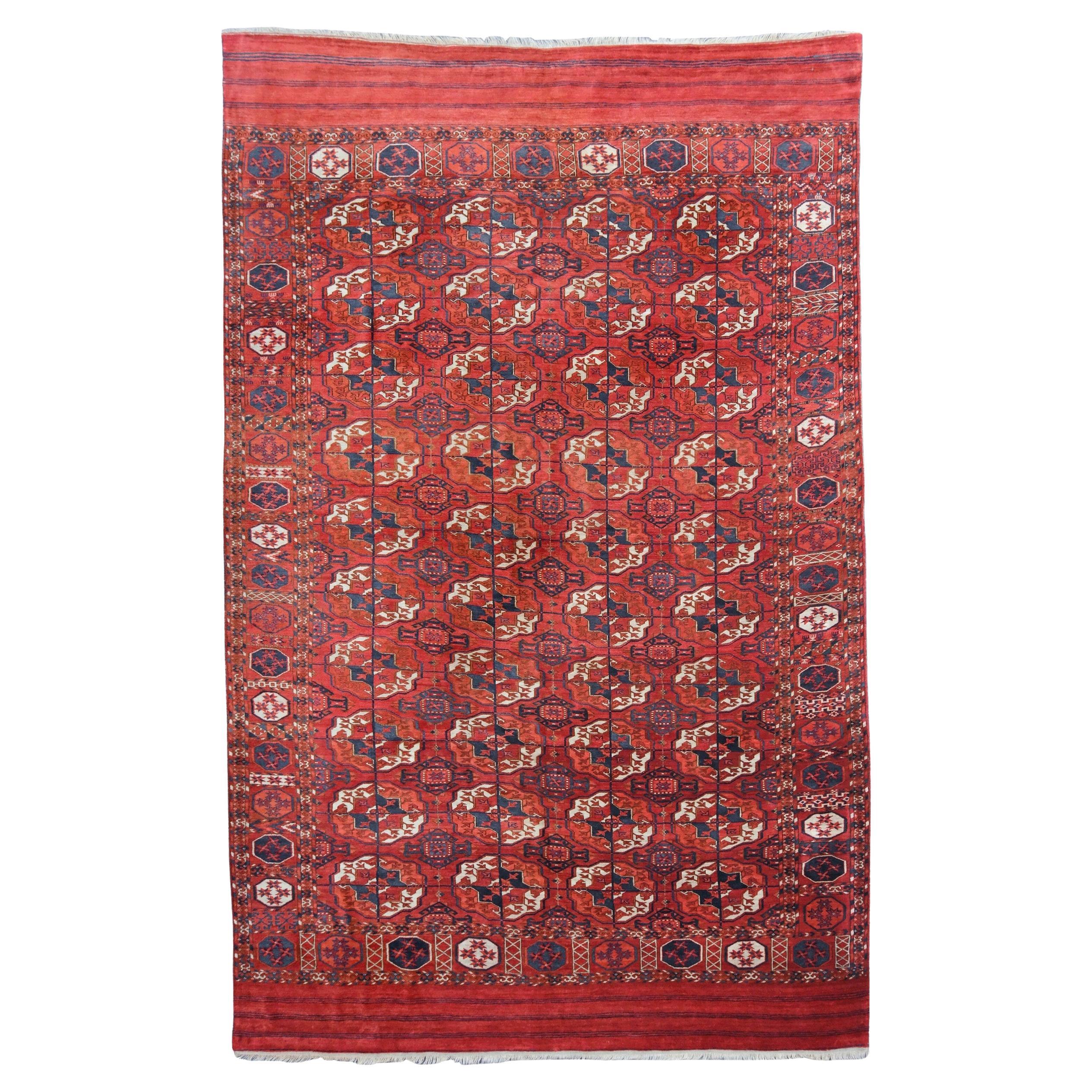 Tekke Main Carpet - Tekke Turkmen main carpet of small room size