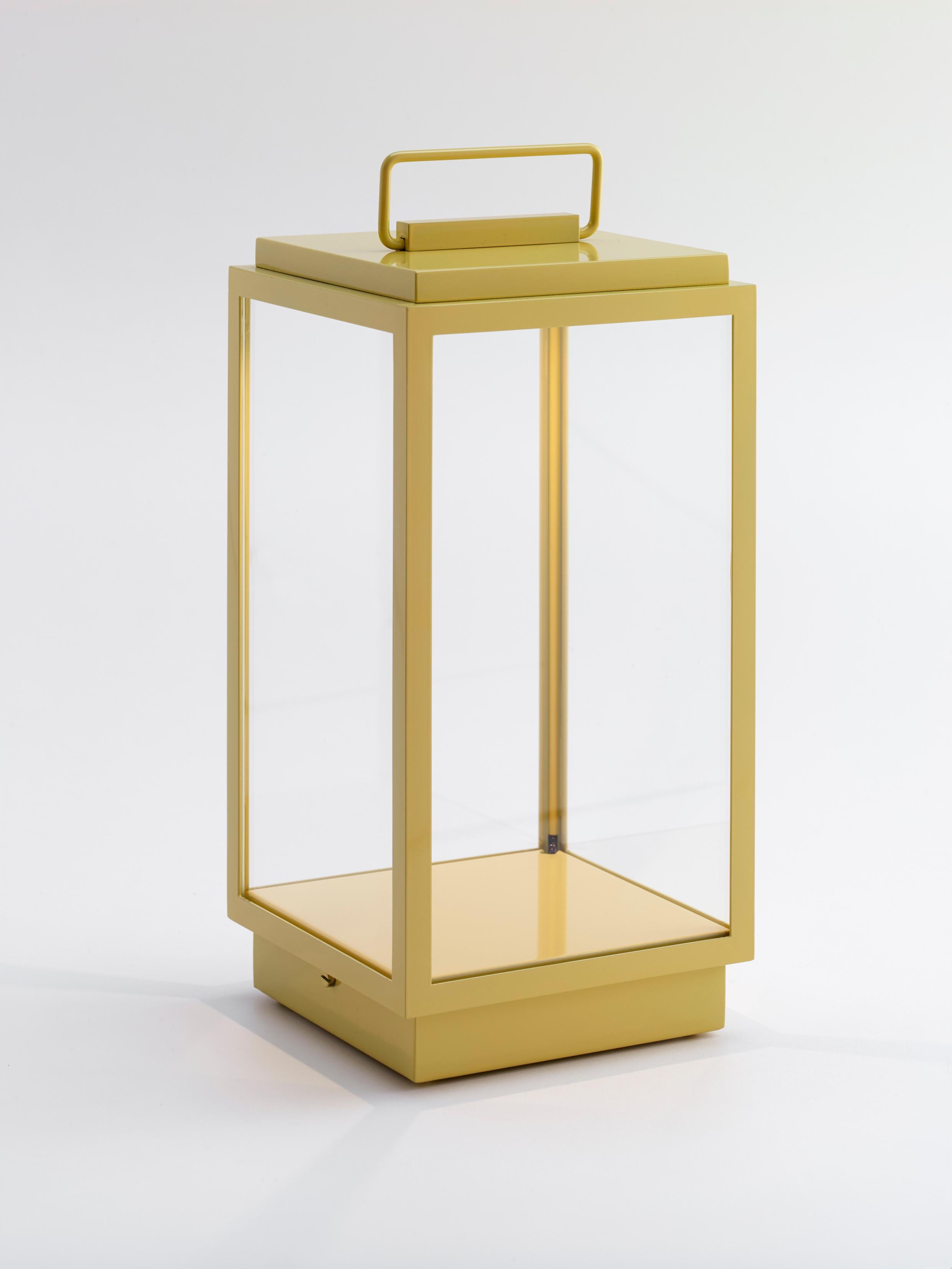 Lampe de table Tekna Blakes en bronze avec laque rouge Kenia en vente 5