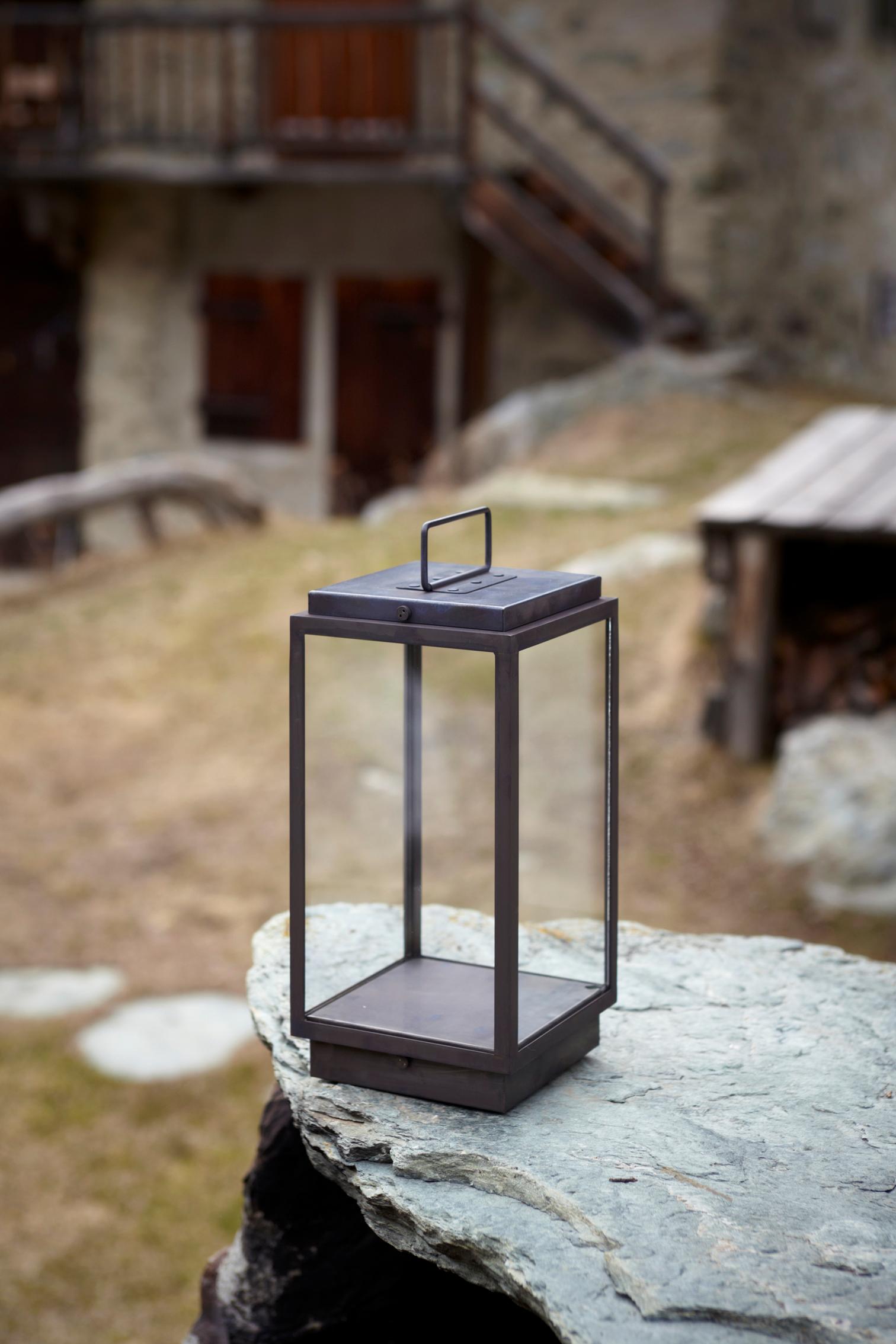 Tekna Blakes Tischlampe auf Halterung in Dunkelbronze-Finish, Rivuletta Klarglas (21. Jahrhundert und zeitgenössisch) im Angebot