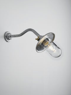 Tekna Schmetterling 45° Wandleuchte mit kupferfarbener Oberfläche und klarem Glas