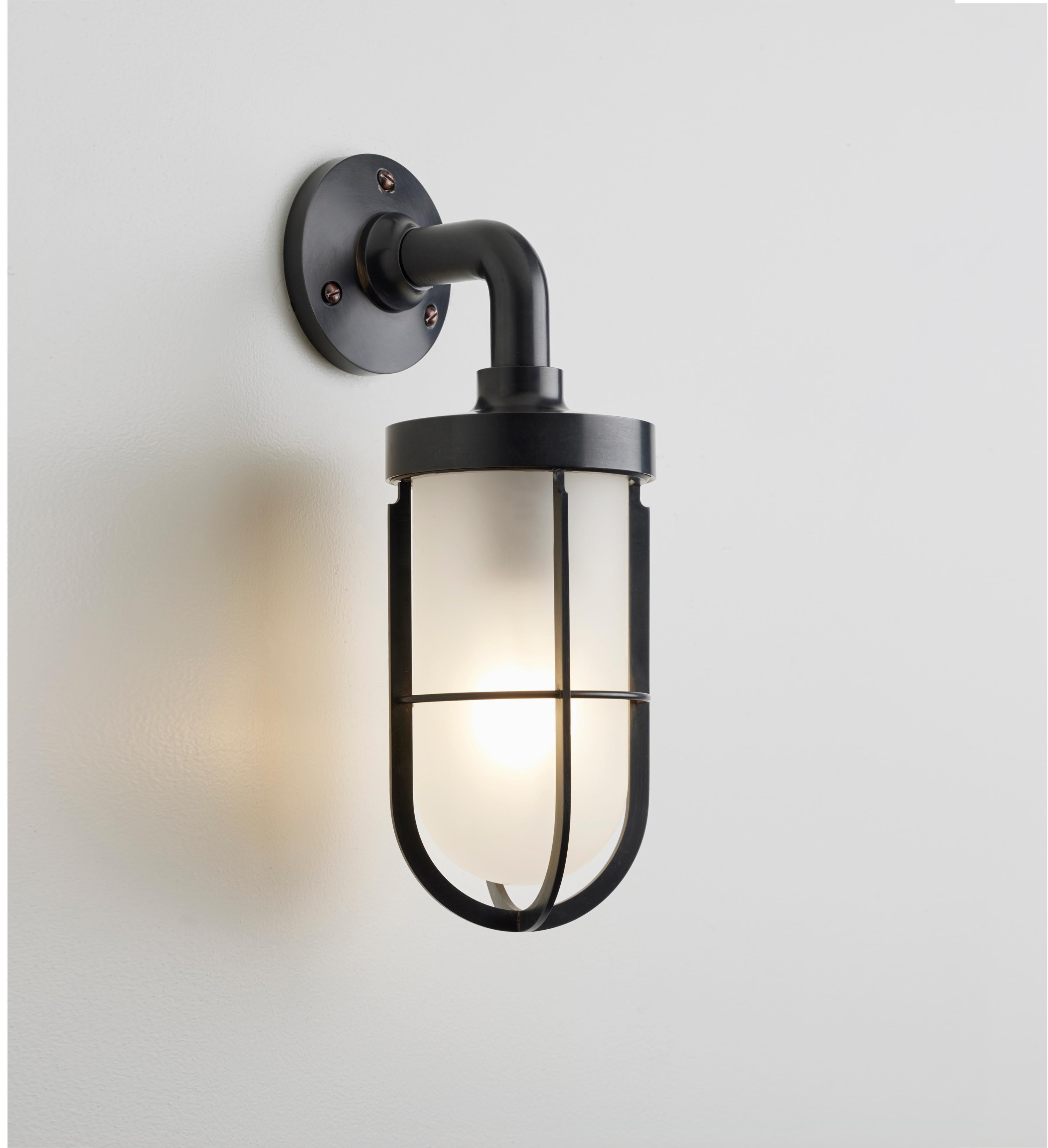 Applique Tekna Docklight con finitura in ottone lucido e vetro trasparente In condizioni Nuovo in vendita a New York, NY