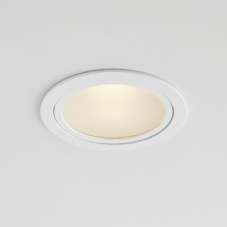Cristal esmerilado opal semiempotrado.
Dimensiones: recorte 83 mm (81 mm para techo de hormigón) - diámetro exterior 89 mm - altura empotrada 150 mm.
Para conectar a un controlador LED remoto externo (no incluido).
Fuente de alimentación de
