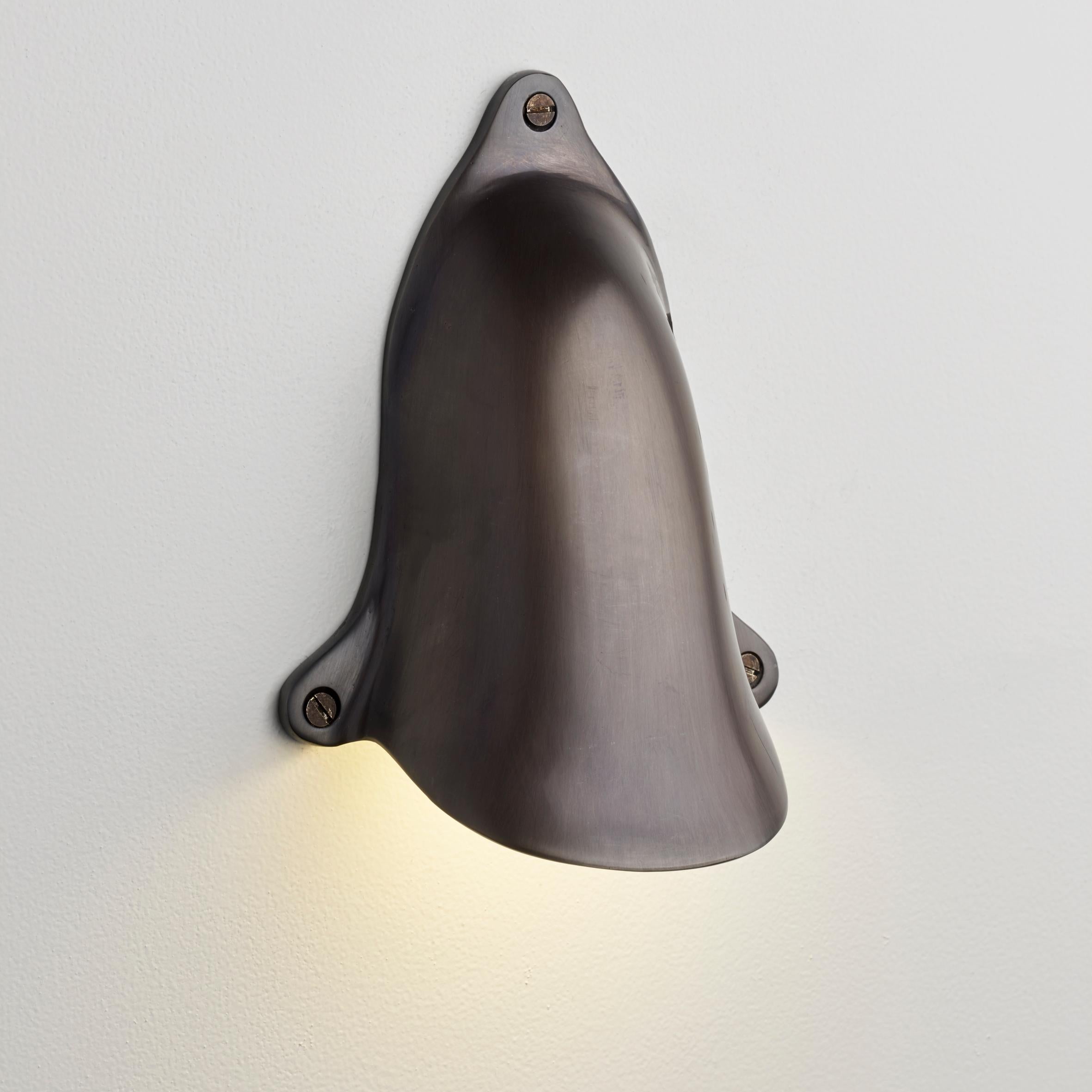 Applique a LED Tekna Shell Light con finitura in ottone lucido e copertura per la ventilazione In condizioni Nuovo in vendita a New York, NY
