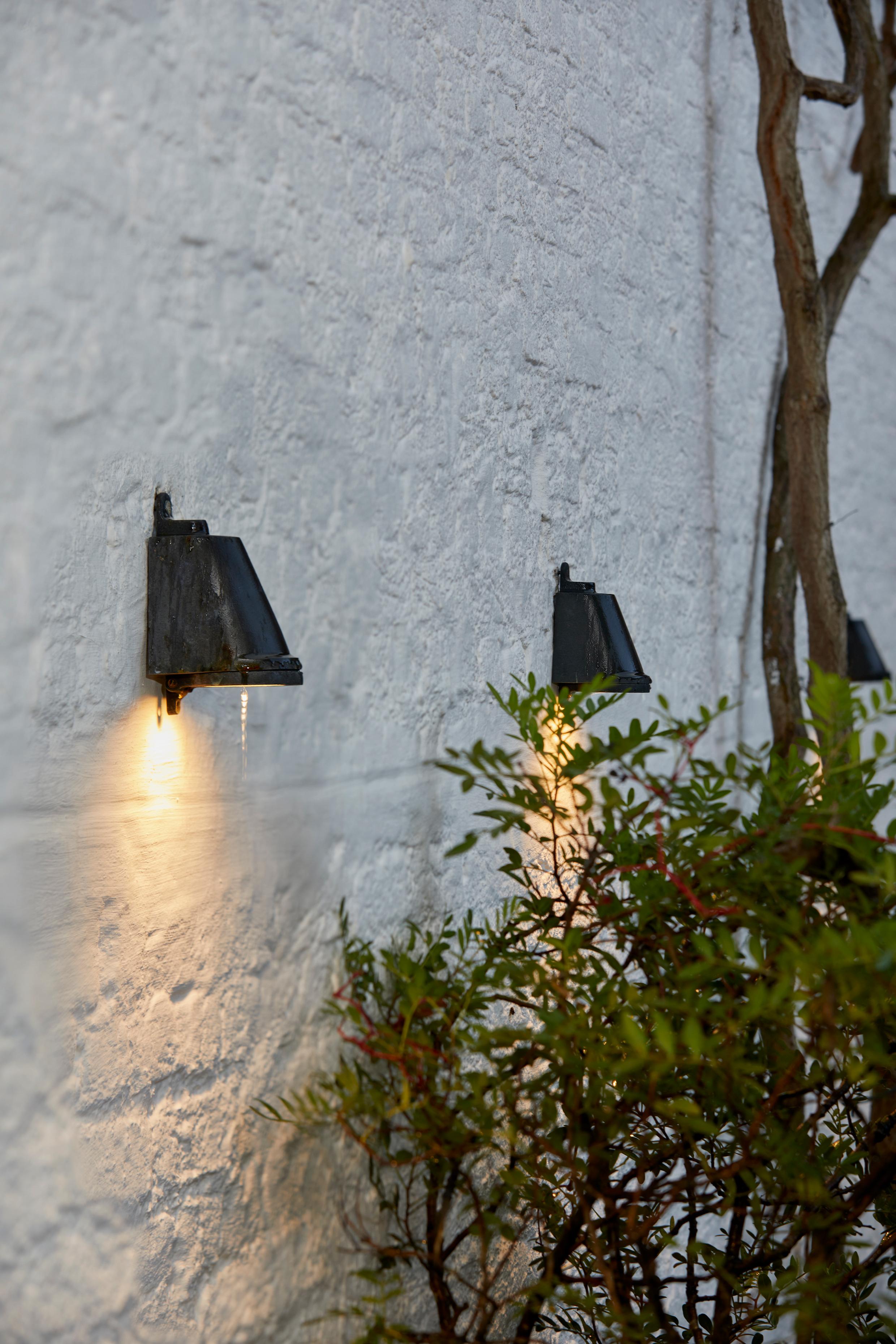 Tekna Spreaderlight 230V LED Rough Dark Bronze Wall Light with House Number For Sale 6