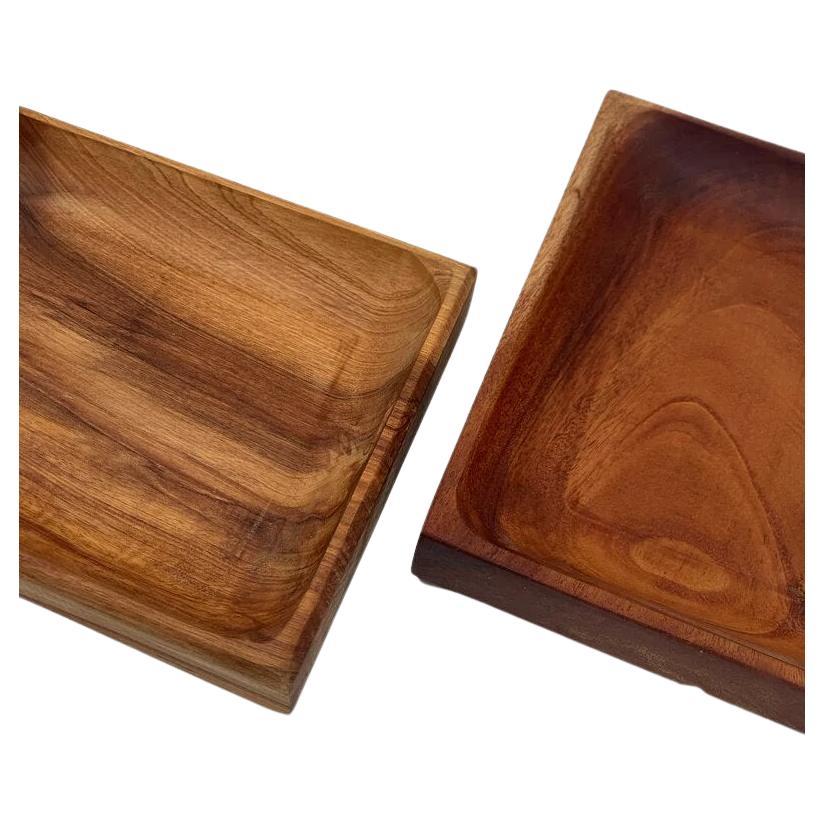 Tektōn Plate is a uniquely crafted wooden plate that is made to last. Its design not only looks great but can be washed with water for an easy and convenient clean. Make a statement in your kitchen and purchase a Tektōn Plate today!
Small variations