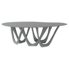Telegrauer skulpturaler G-Table aus Stahl von Zieta