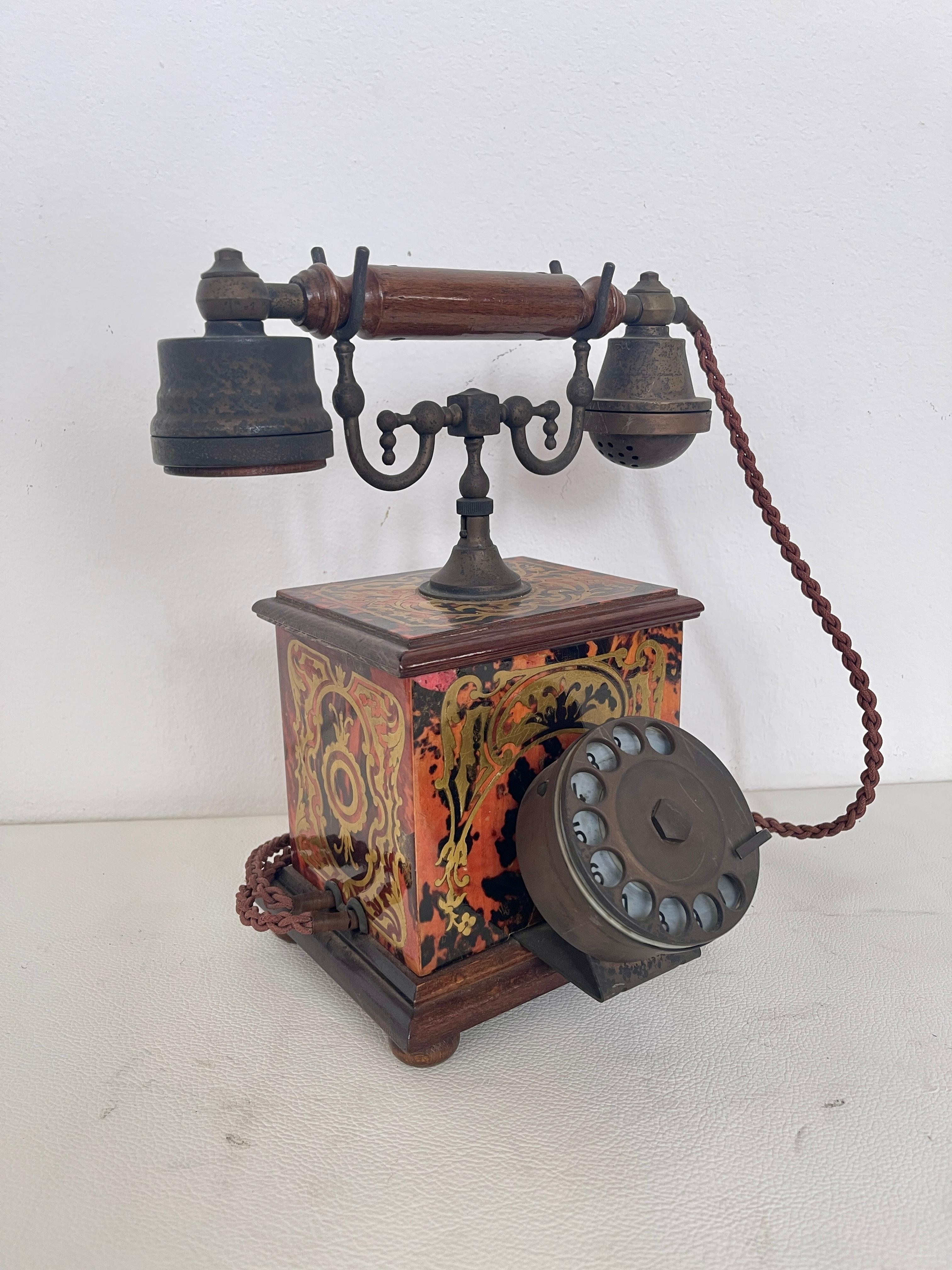 Italian Telefono da Tavolo d'Epoca in Stile Boulle – Legno e Ottone in vendita