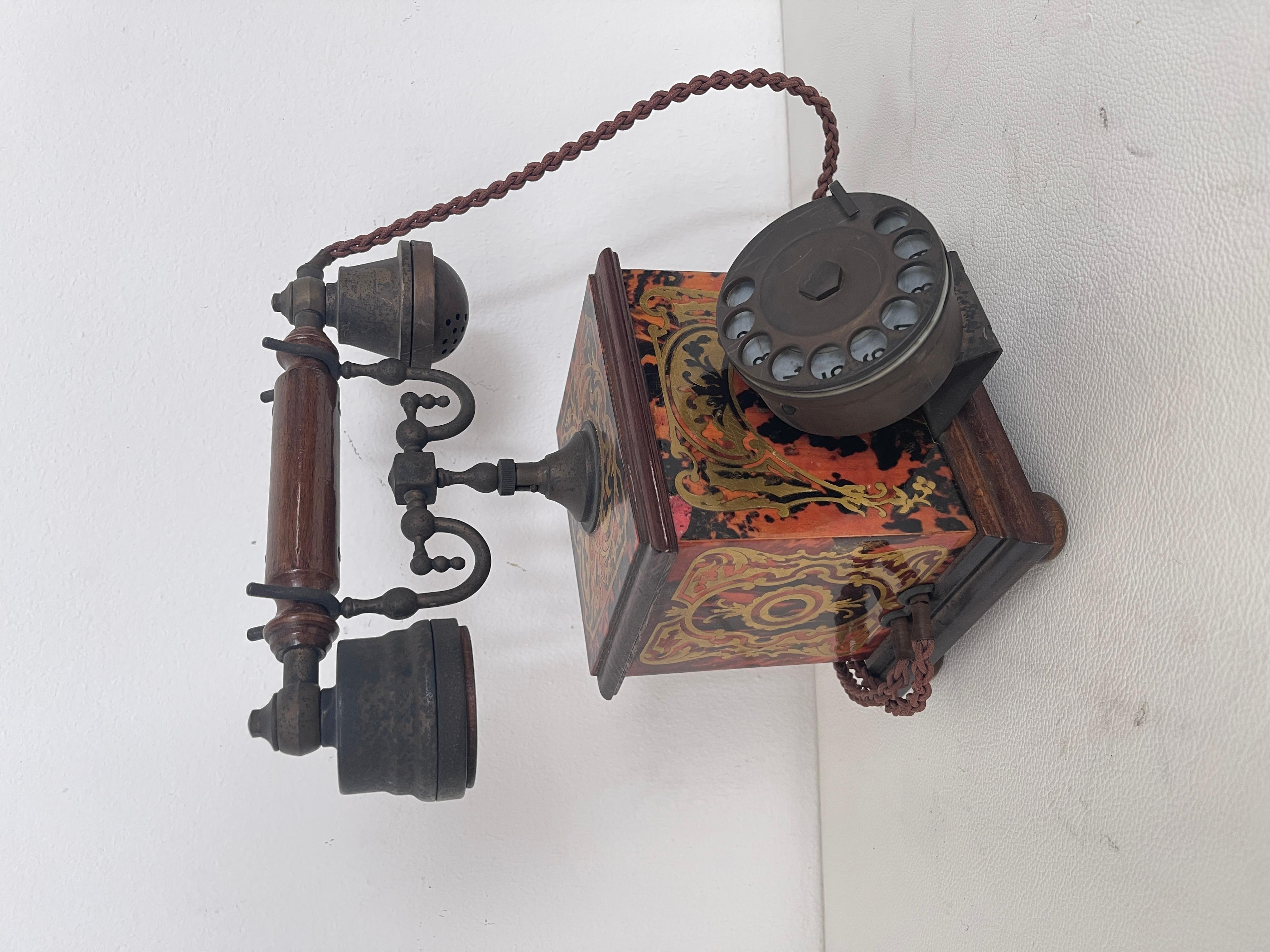 Fatto a mano Telefono da Tavolo d'Epoca in Stile Boulle – Legno e Ottone in vendita