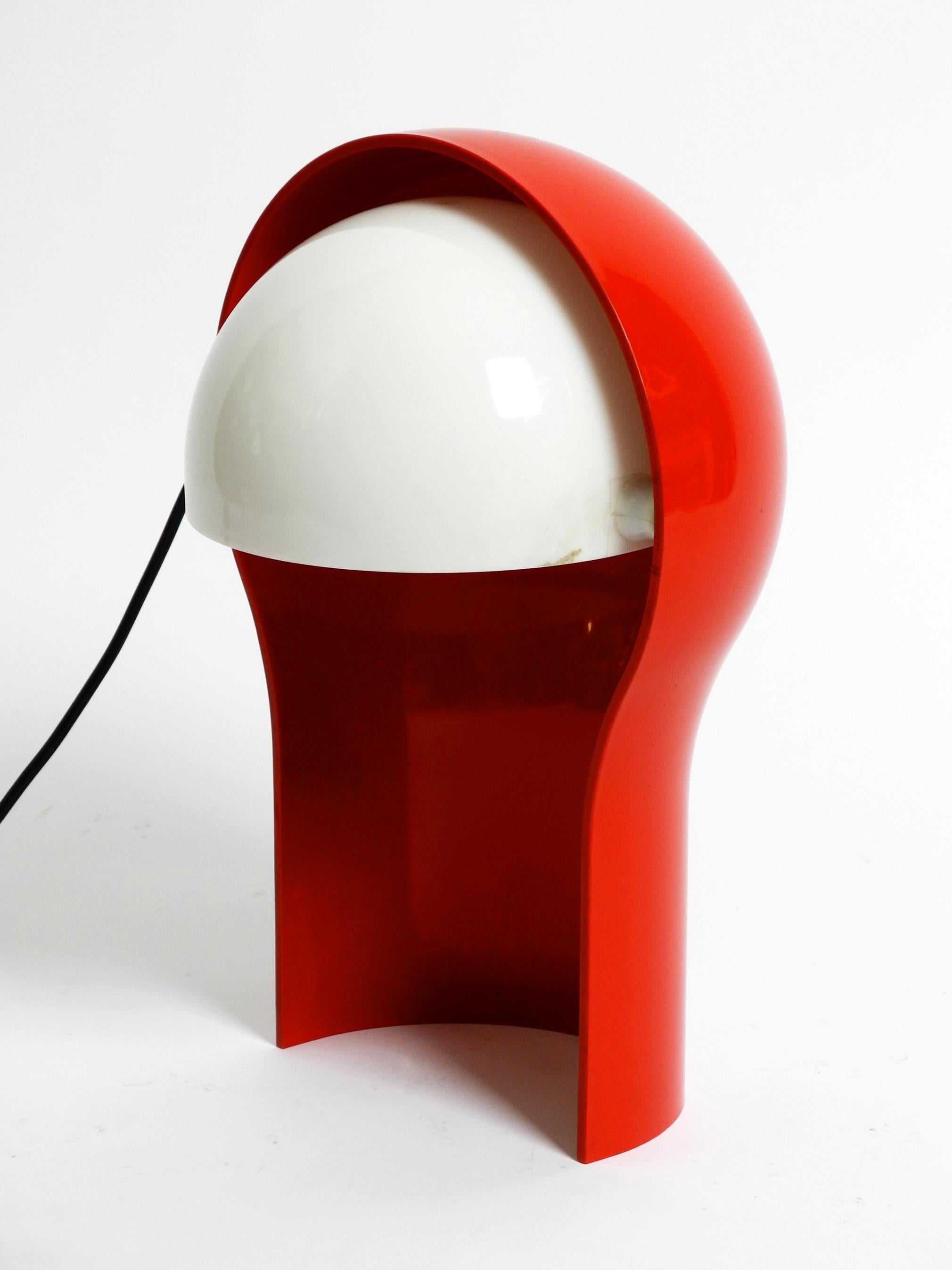 Telegono Table Lamp by Vico Magistretti for Artemide 1968 in Very Good Condition For Sale 4