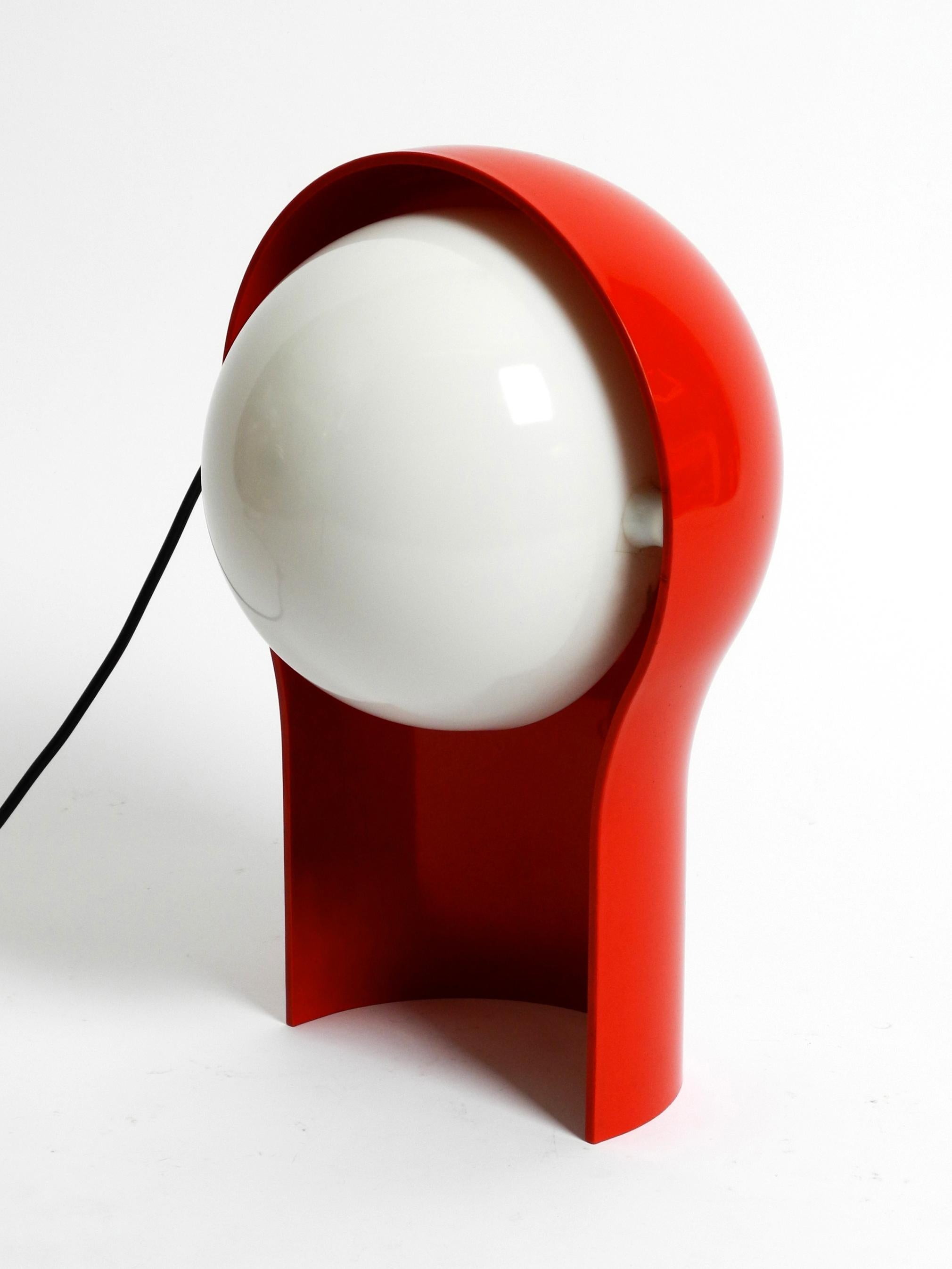 Telegono Table Lamp by Vico Magistretti for Artemide 1968 in Very Good Condition For Sale 6