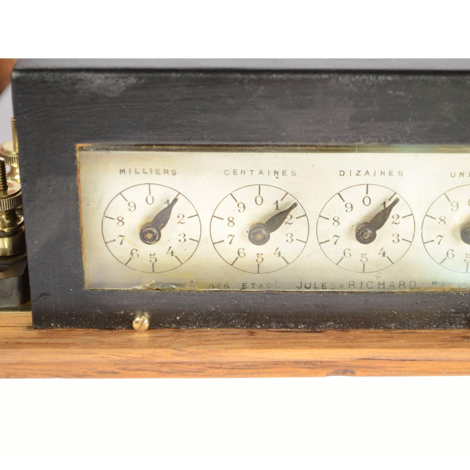 Wood Telegraph power supply in its Oakwood Box of the Second Half of the 19th Century