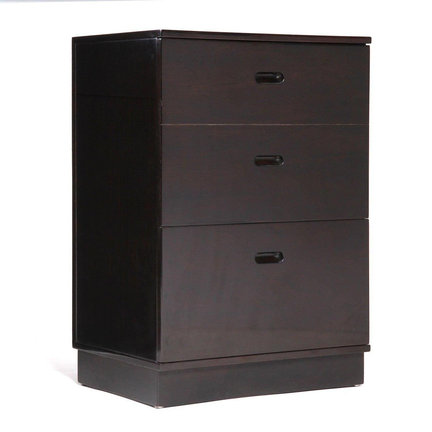 Mueble telefónico / tocador de caoba oscura ebonizada y pulida, con un cajón de almacenamiento y un innovador banco desplegable.
