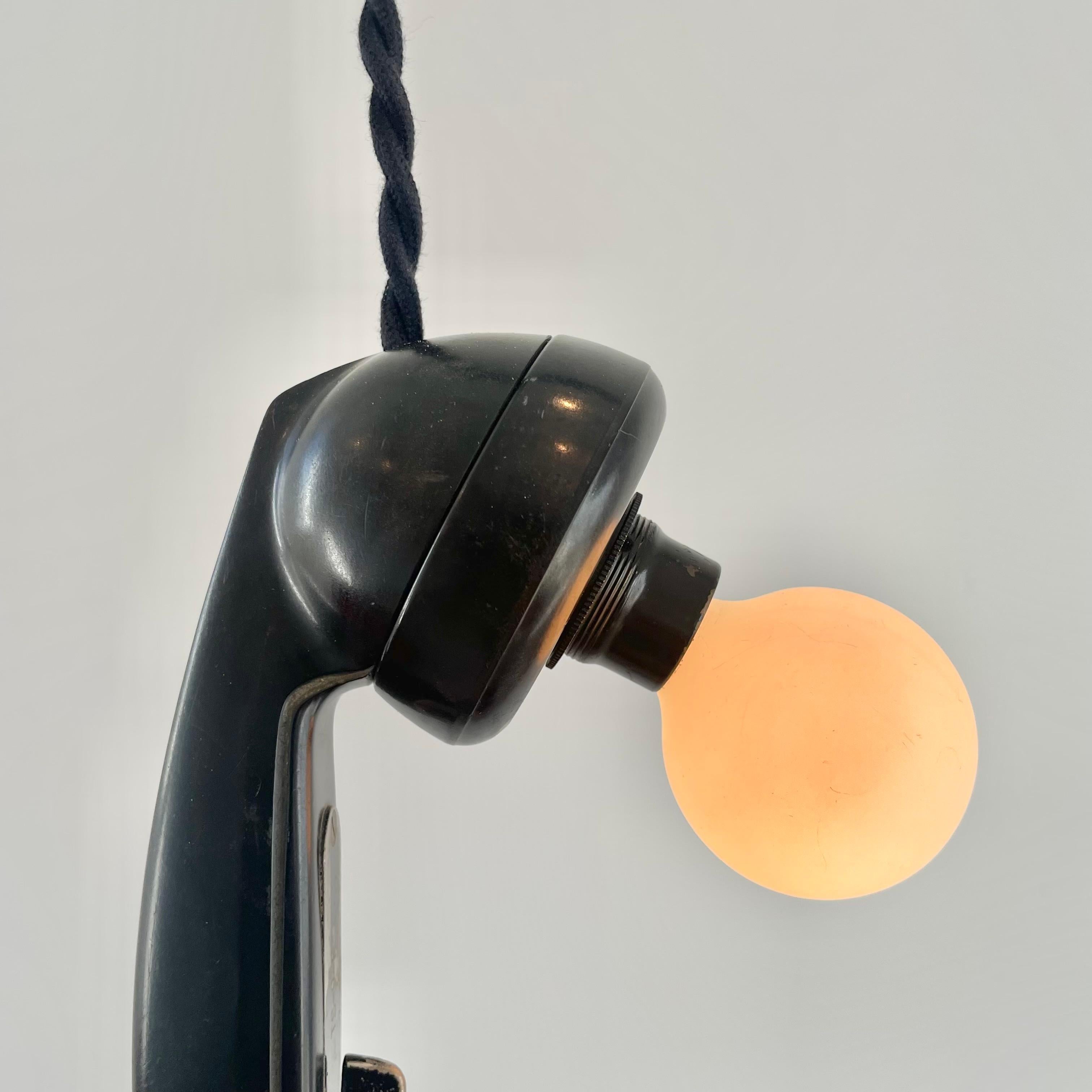 Plastique Lampe de table téléphone, années 1960 USA en vente