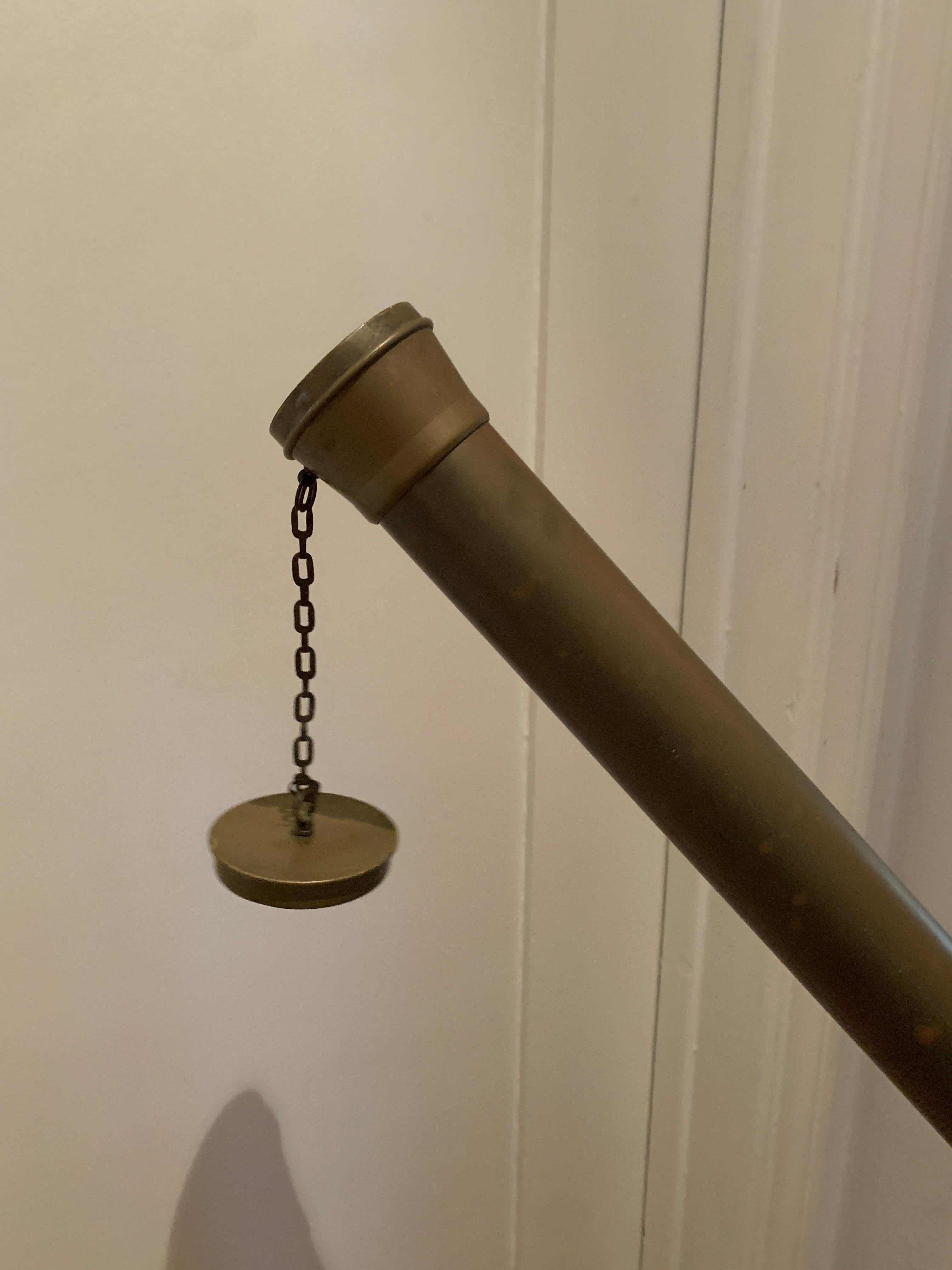 Telescope avec pieds en bois réglables et quincaillerie en laiton patiné en vente 8