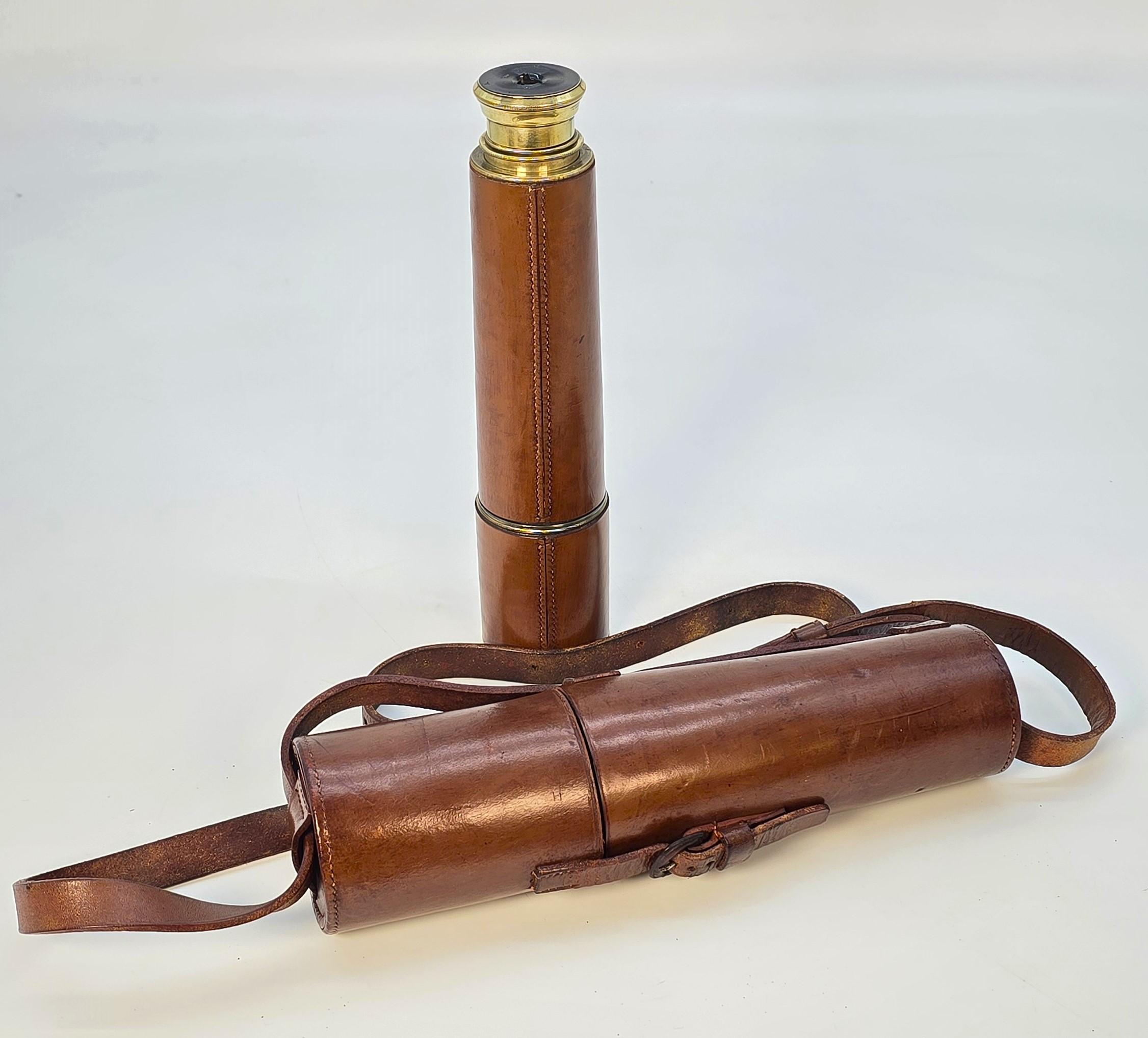 Télescope avec étui en cuir d'origine datant de la Seconde Guerre mondiale, anglais vers 1940 en vente 9
