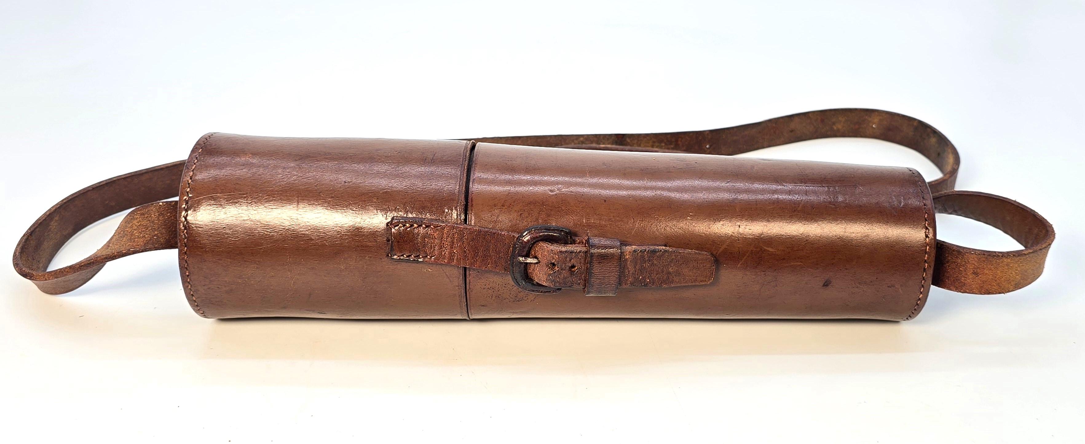 Télescope avec étui en cuir d'origine datant de la Seconde Guerre mondiale, anglais vers 1940 en vente 10