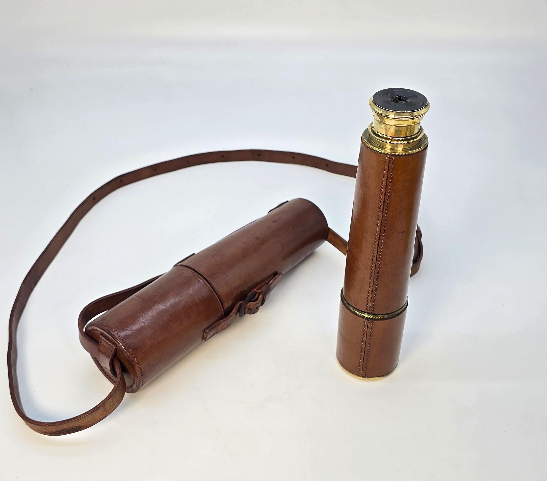 Télescope avec étui en cuir d'origine datant de la Seconde Guerre mondiale, anglais vers 1940 en vente 12