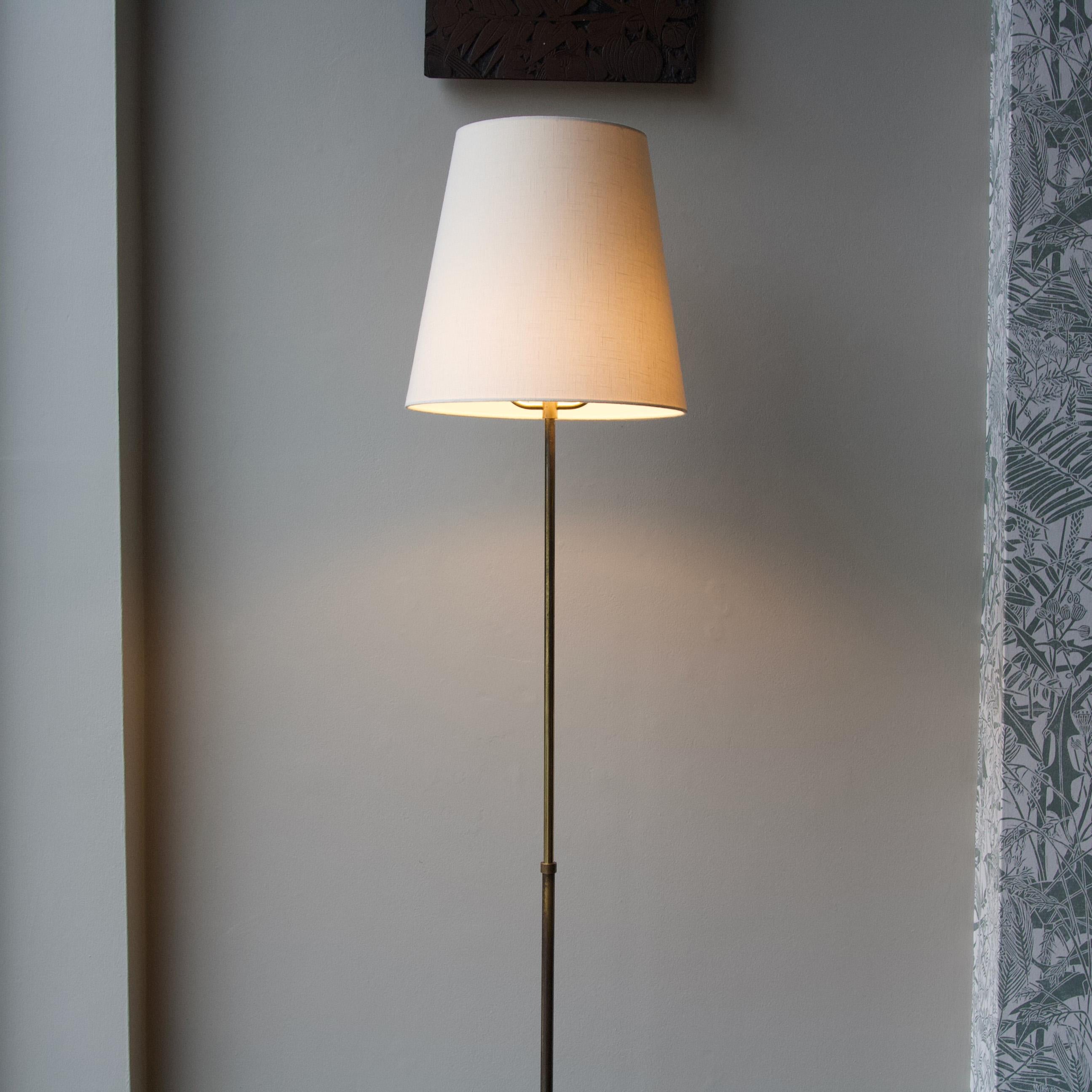 Telescopic Brass Floor Lamp, Danish, 1940s In Fair Condition For Sale In London, GB
