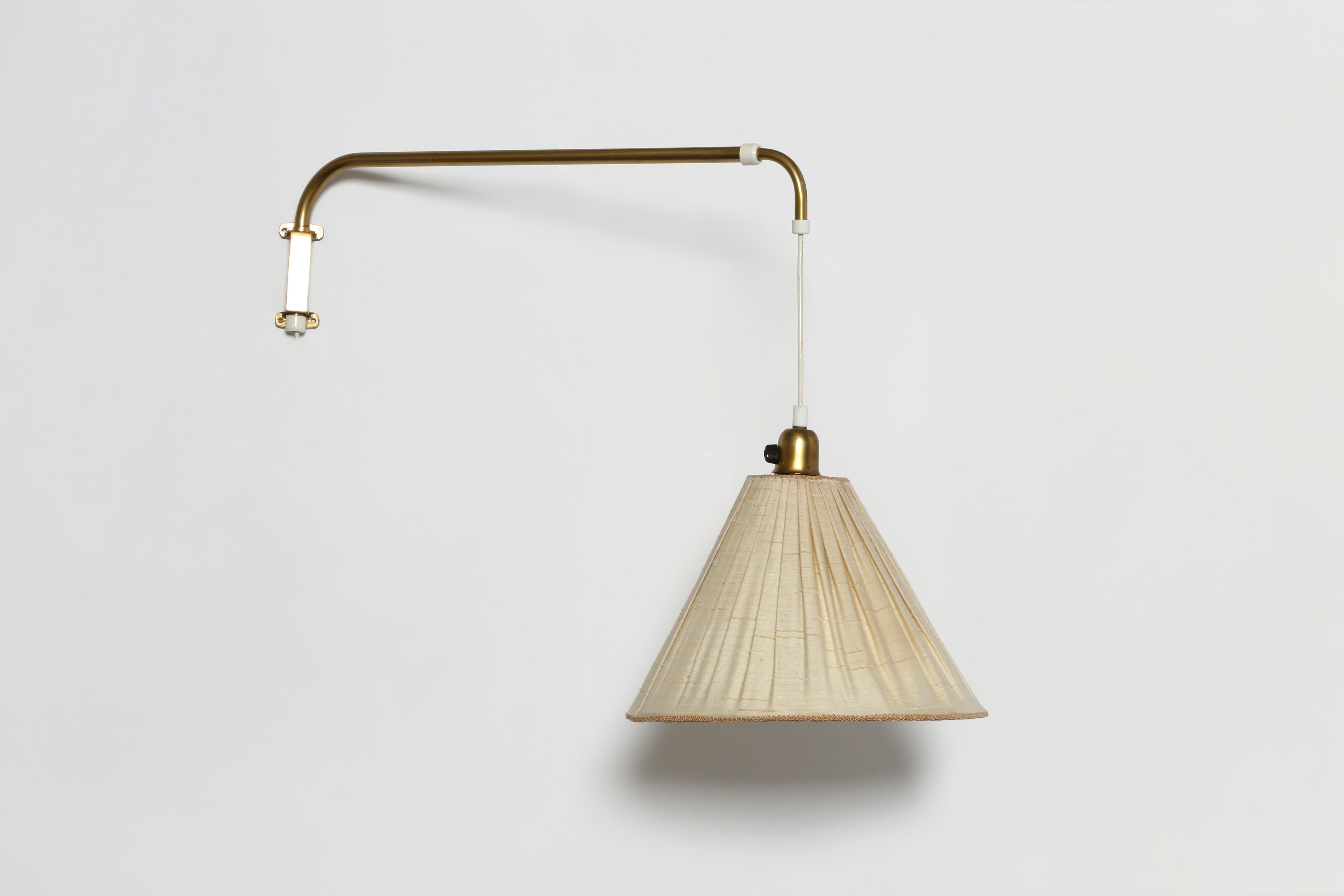 Mid-Century Modern Applique télescopique en laiton, Suède, années 1950 en vente