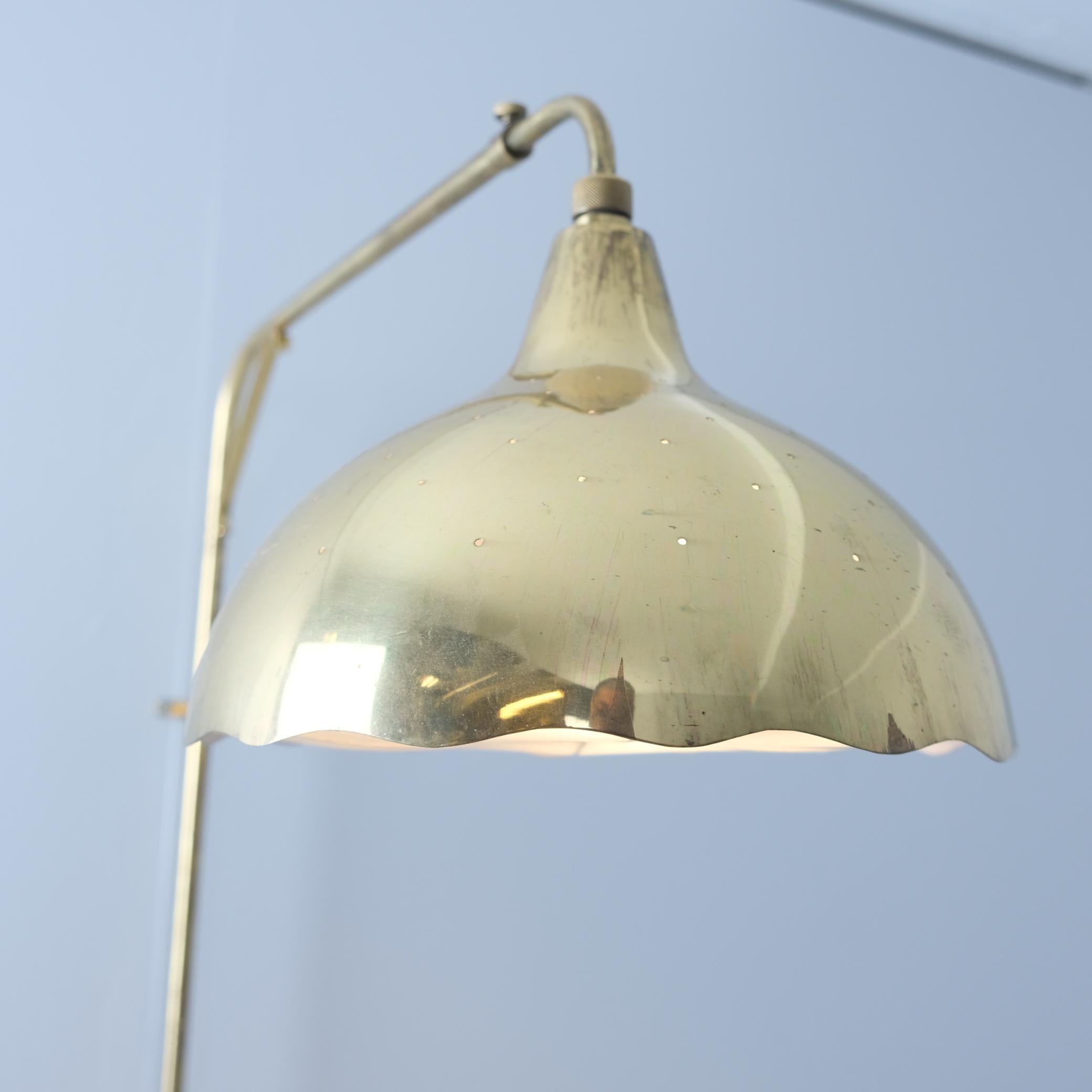Lampe murale «ingerbread » télescopique Gunnel Nyman modèle 71026, laiton, Idman, 1950 en vente 4