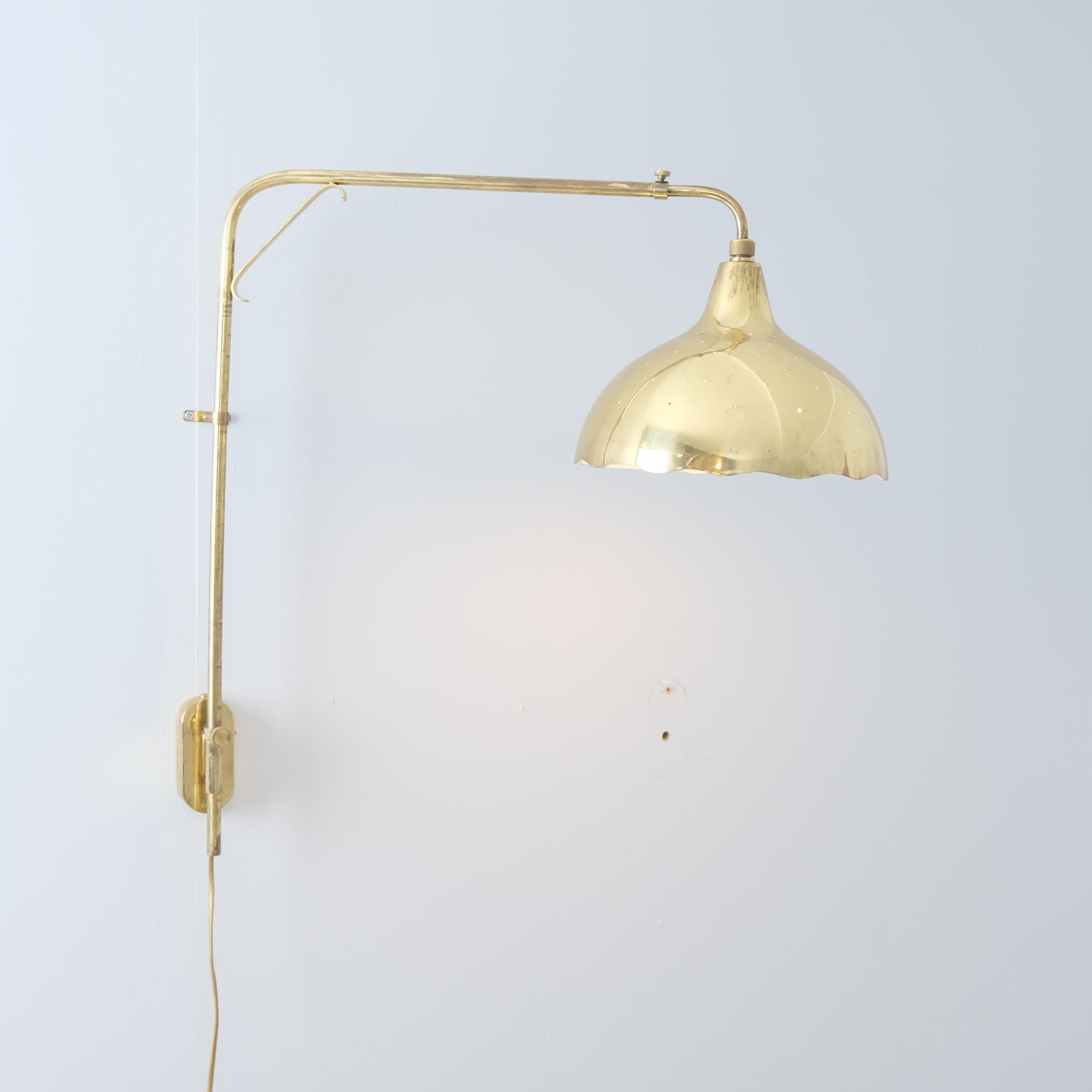 Lampe murale «ingerbread » télescopique Gunnel Nyman modèle 71026, laiton, Idman, 1950 en vente 5