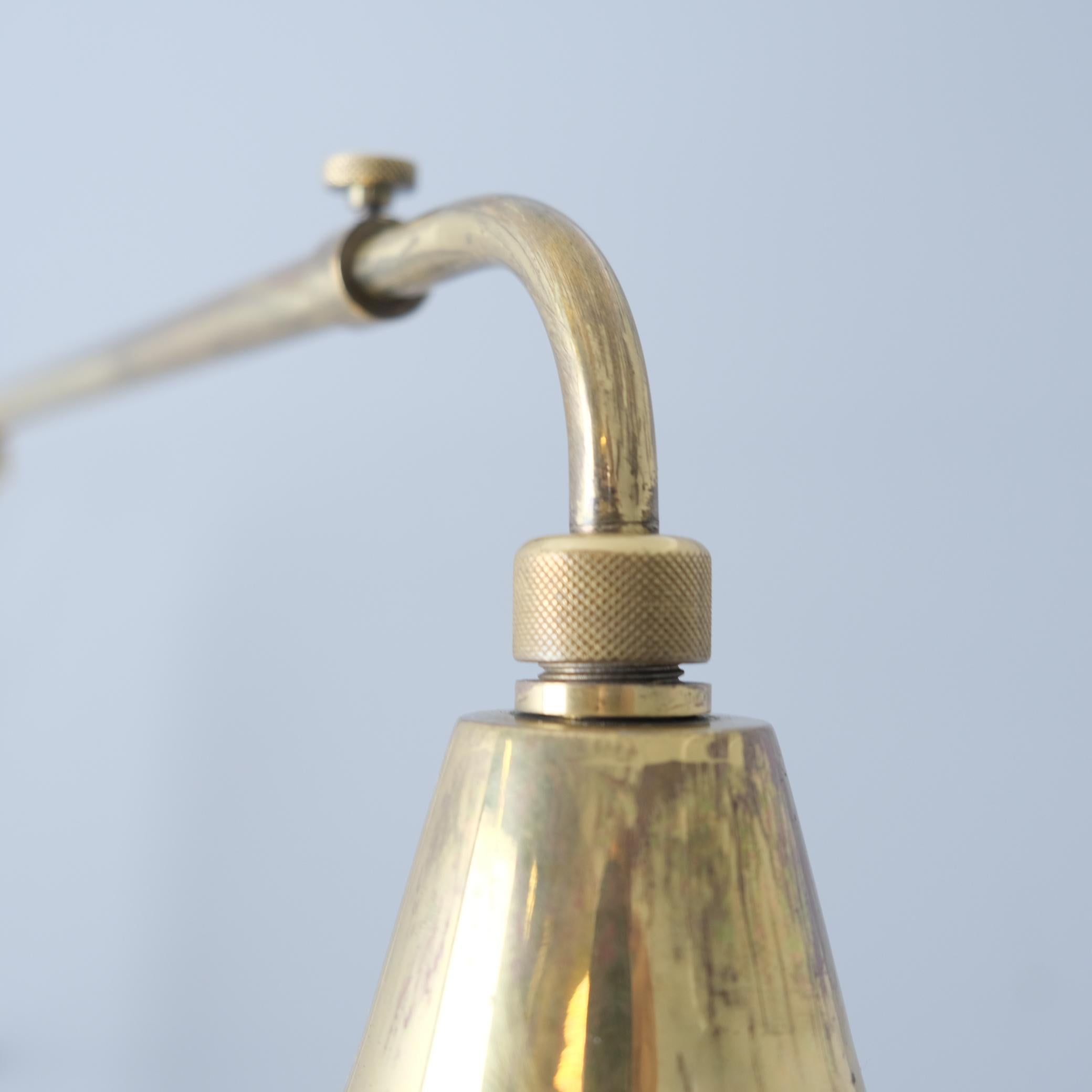 Finlandais Lampe murale «ingerbread » télescopique Gunnel Nyman modèle 71026, laiton, Idman, 1950 en vente