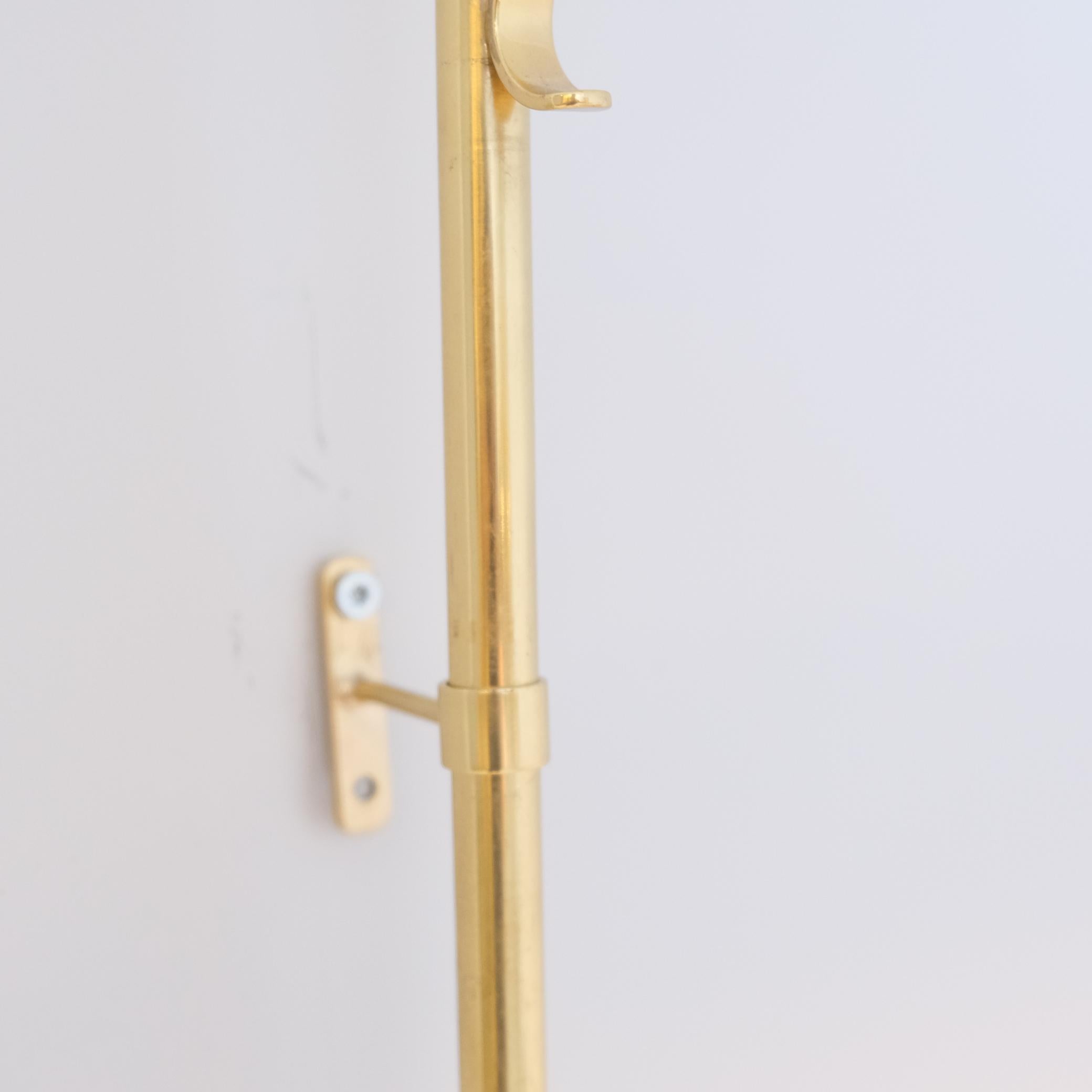 Telescopic Gunnel Nyman Wall Lamp Model 71026, Perforated Brass, Idman, 1950 in vendita 1