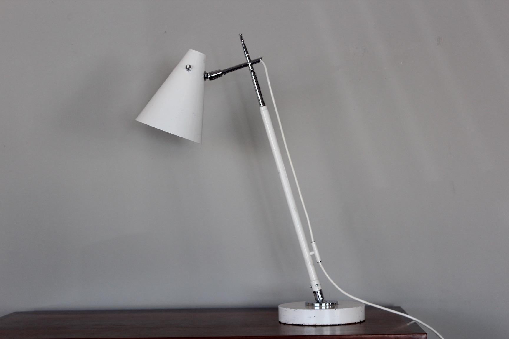 Lampe de table/plancher télescopique modèle 201 de Giuseppe Ostuni pour Oluce.