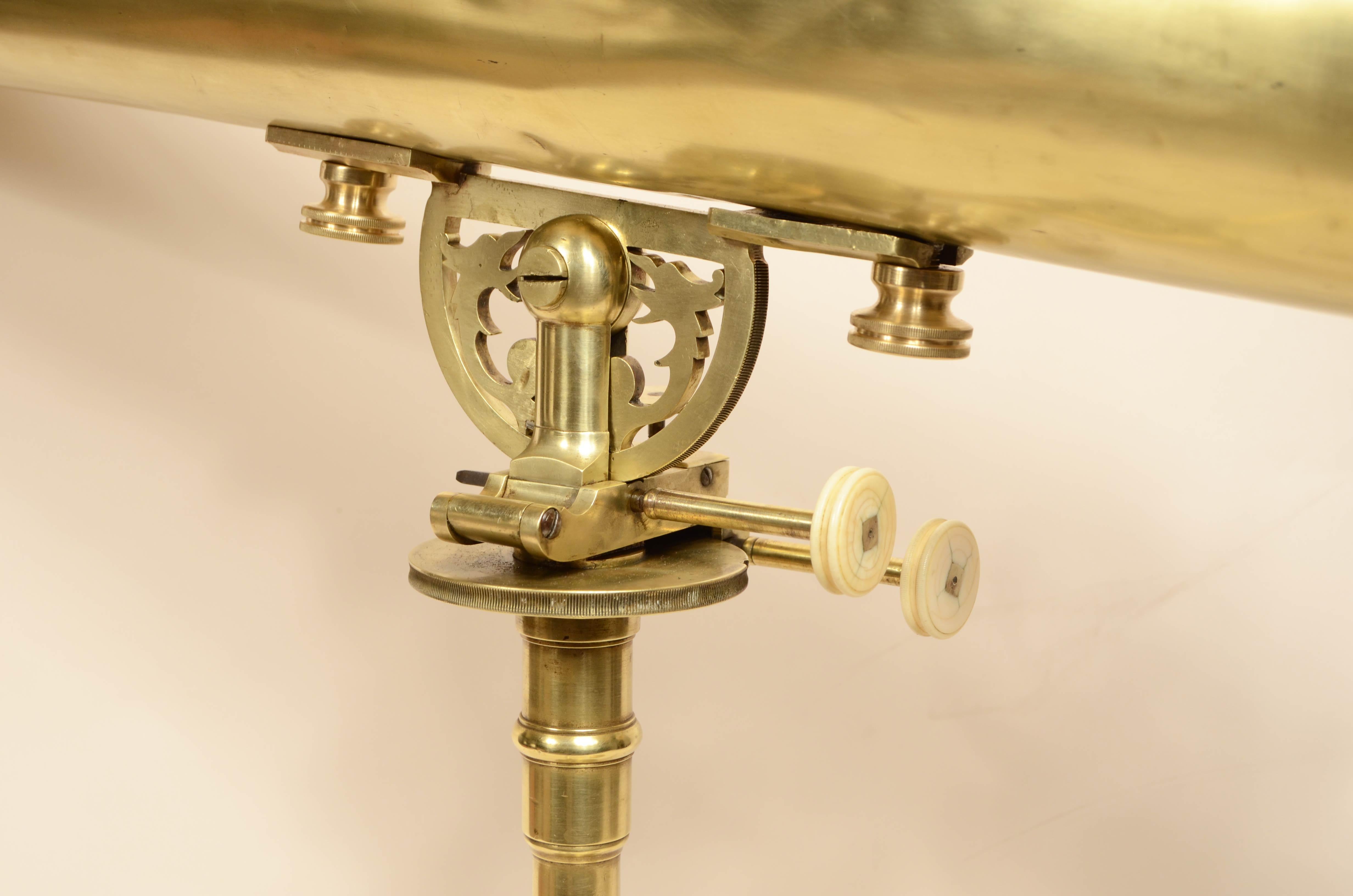Télescope grégorien en laiton vers 1750 attribué à James Short en vente 6