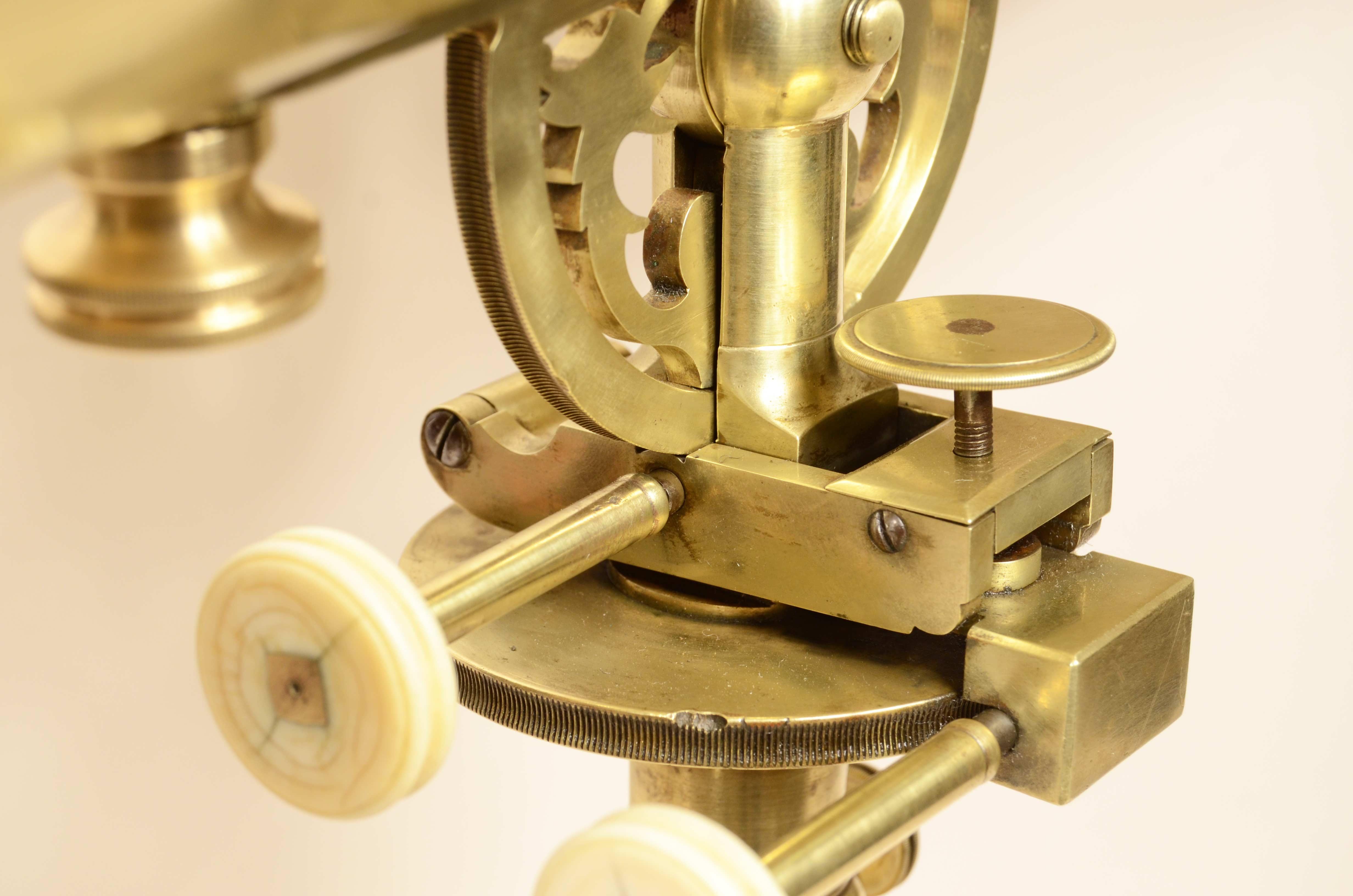 Télescope grégorien en laiton vers 1750 attribué à James Short en vente 11