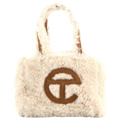 Telfar UGG Reverse Einkaufstasche aus Shearling und Wildleder