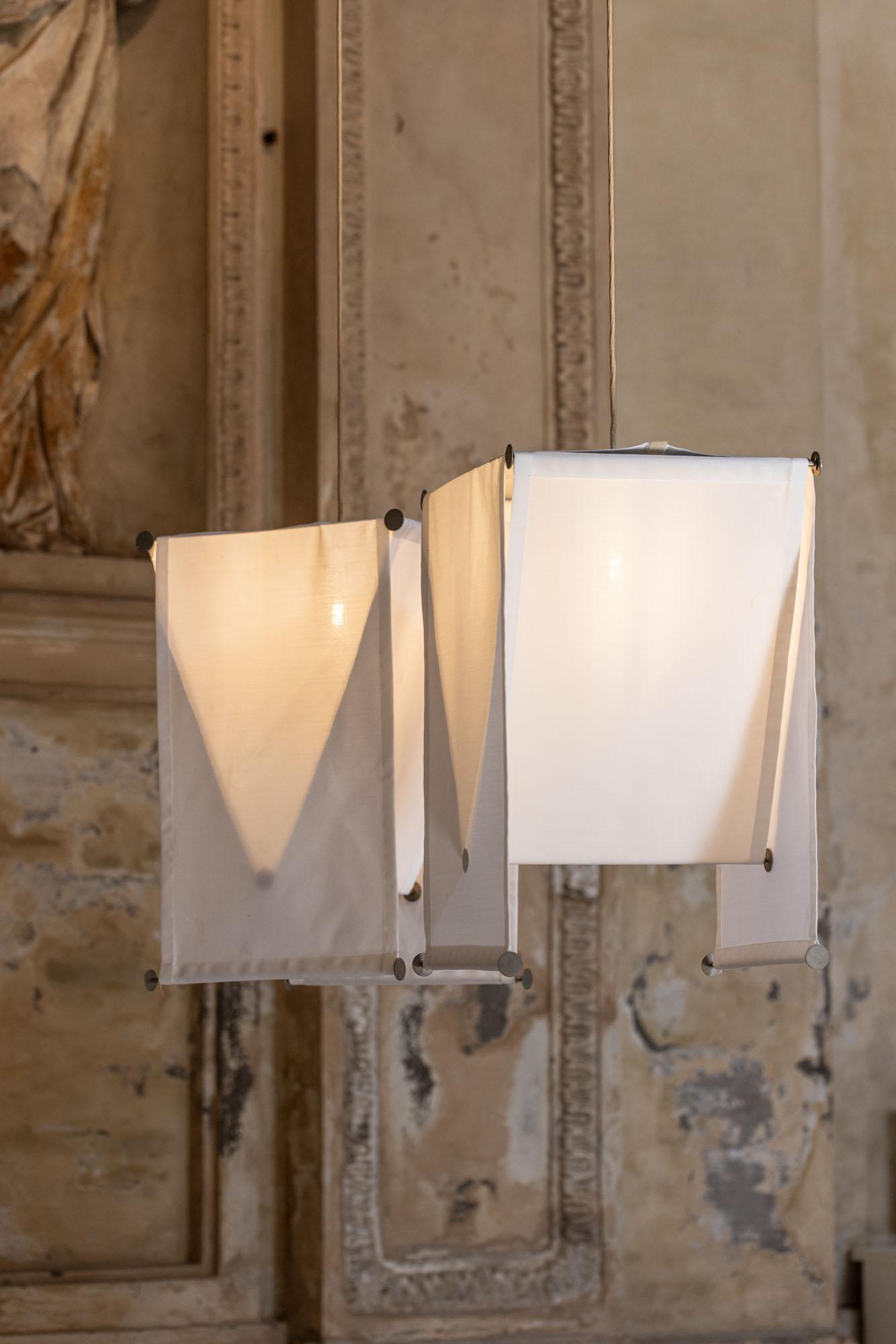 Rare lampade Teli 374 di Achille e Piergiacomo Castiglioni per Flos. 
Struttura originale in metallo e tessuto rafano.
Perfette condizioni vintage 
Italia, 1970