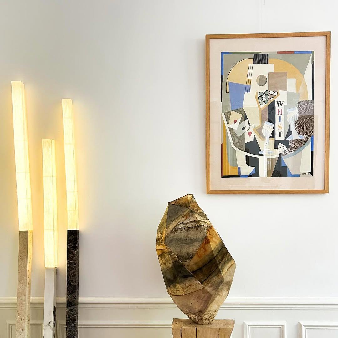 Erdige Töne, organisches facettiertes Holz & Seide Zeitgenössische skulpturale Vase von Awaré (21. Jahrhundert und zeitgenössisch) im Angebot