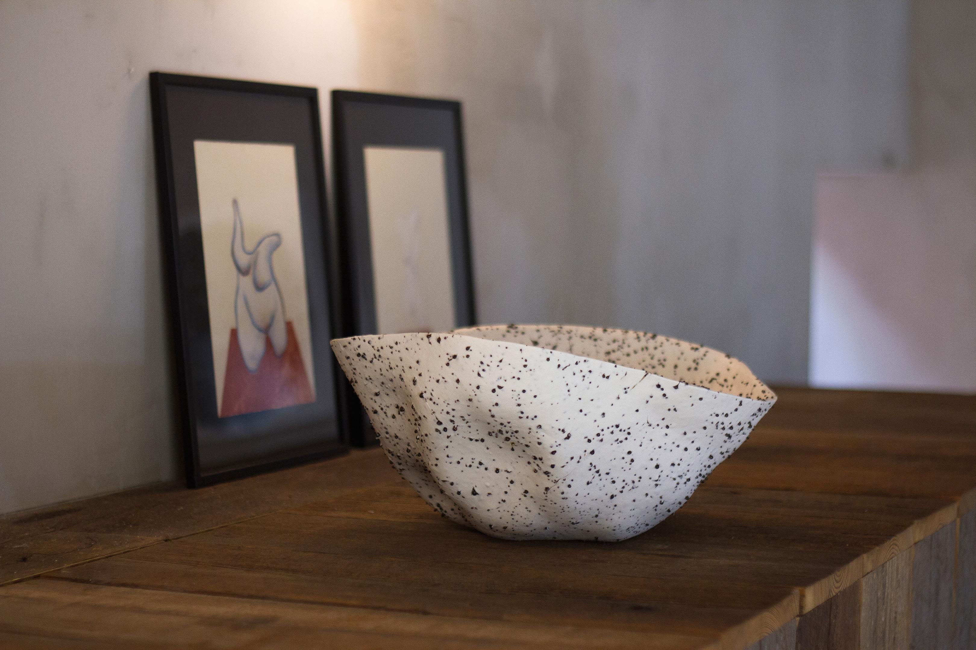 Telluride, Stracciatella, Big Bowl, Centrepiece, Volcanic Porcelain, Vessel In New Condition For Sale In Eindhoven, NL