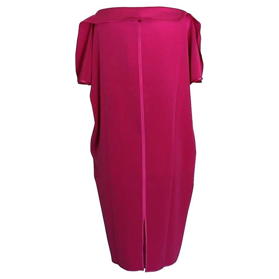 Triacetate (82%) and polyester Fuchsia color Short sleeve Little opening Total length cm 97 (38.1 inches) Shoulder cm 40 (15.7 inches)
