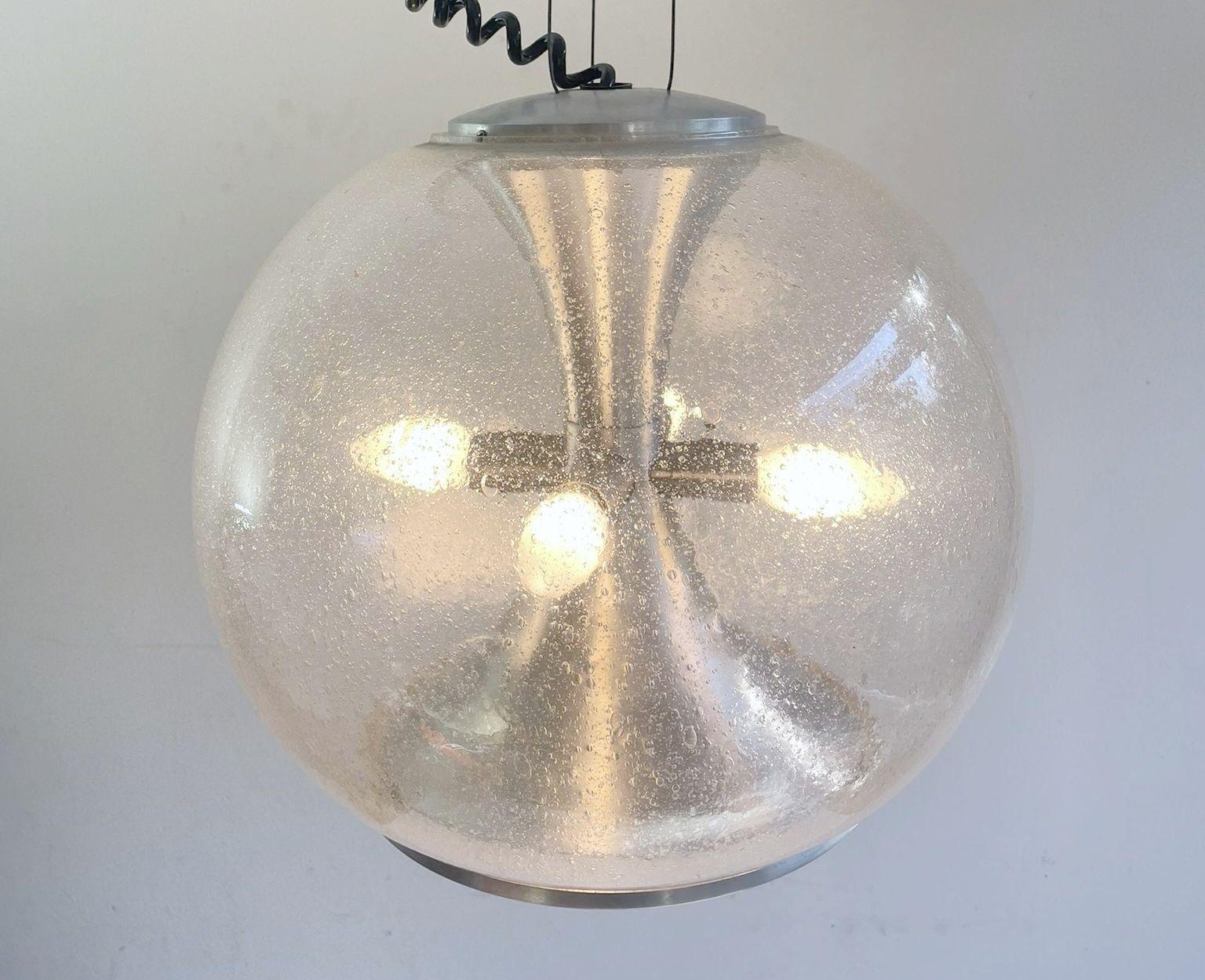 Lampada a sospensione a sfera in vetro Temde anni '70 in vendita 2