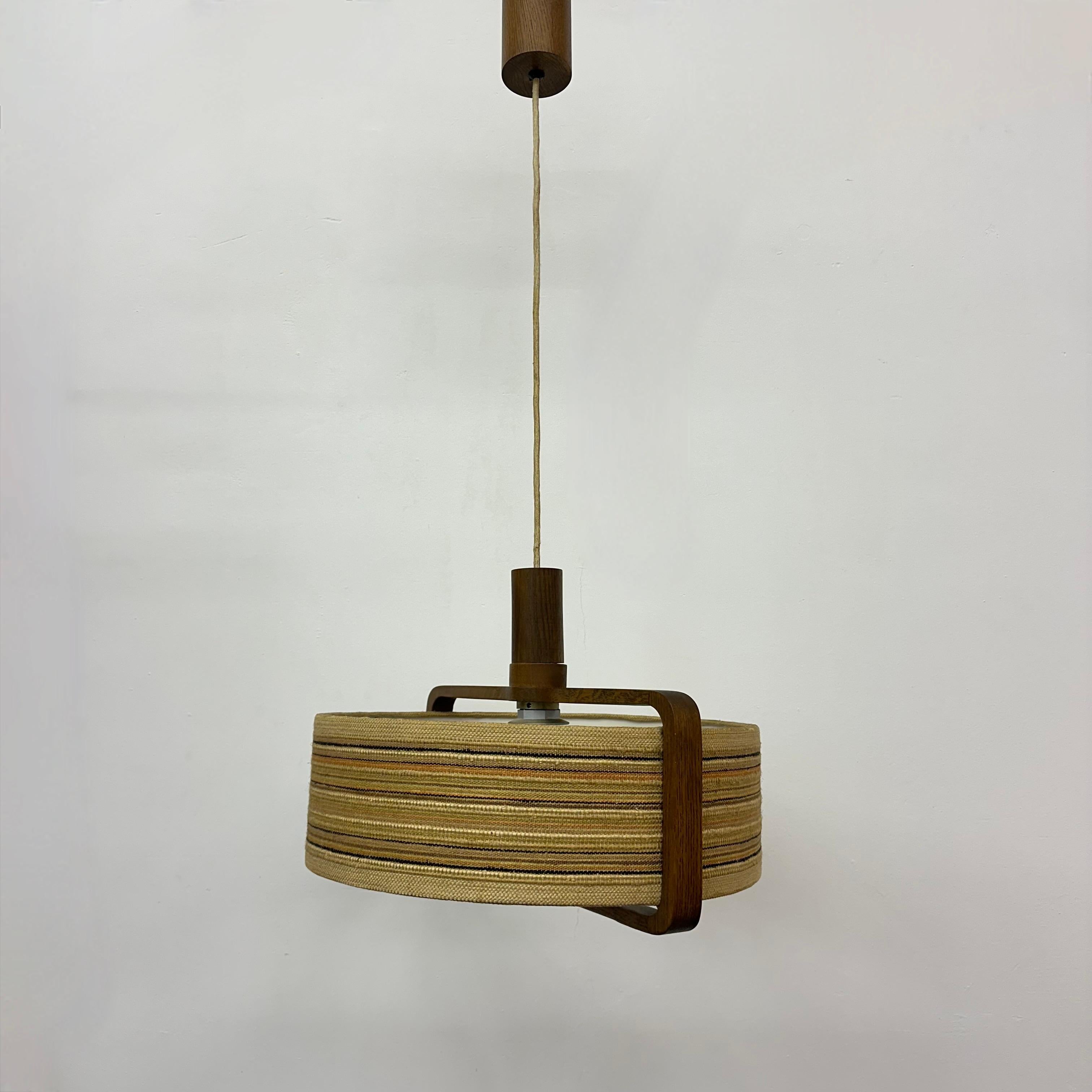 Lampada a sospensione Temde Leuchten in legno di teak , anni '70 in vendita 3