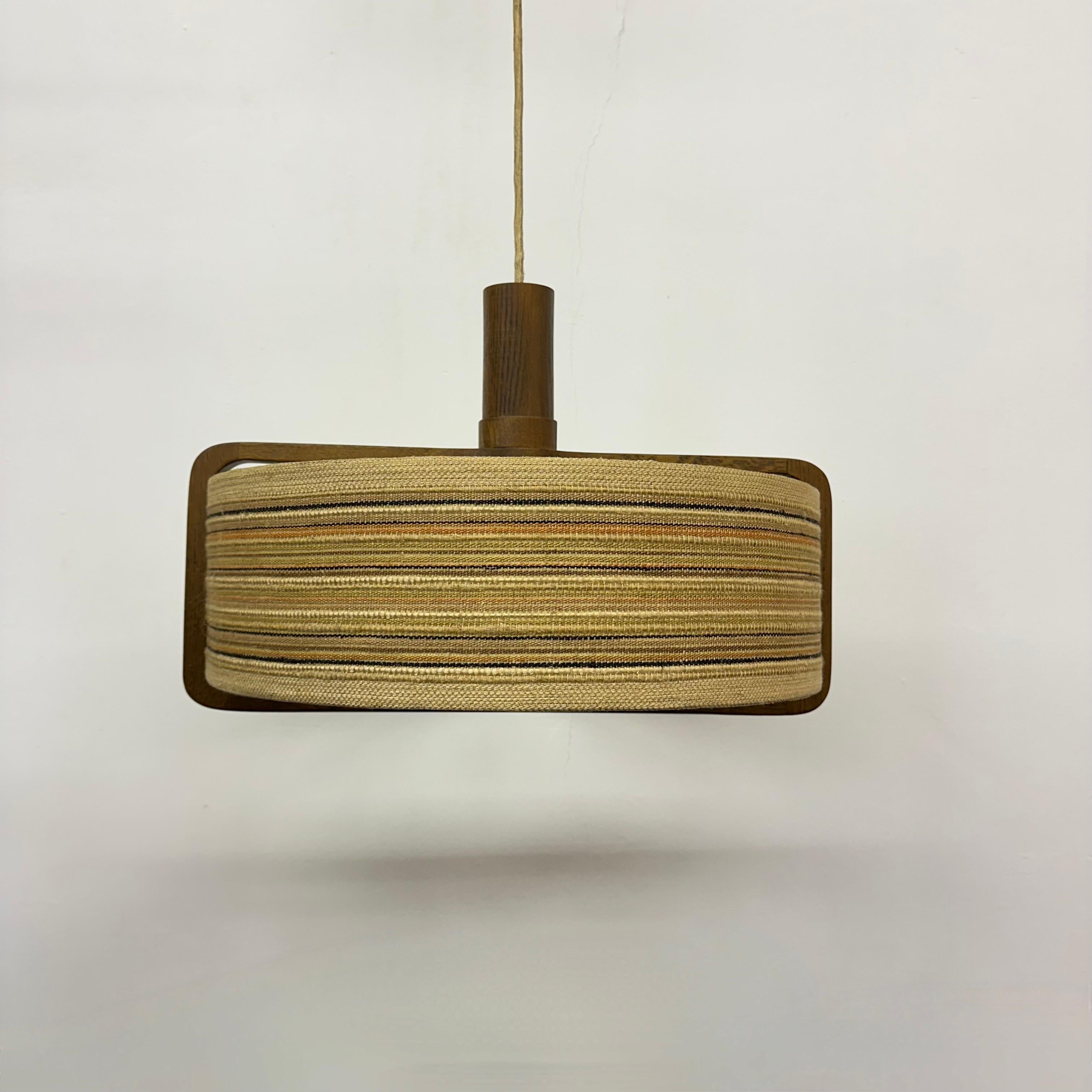 Lampada a sospensione Temde Leuchten in legno di teak , anni '70 In condizioni buone in vendita a Delft, NL