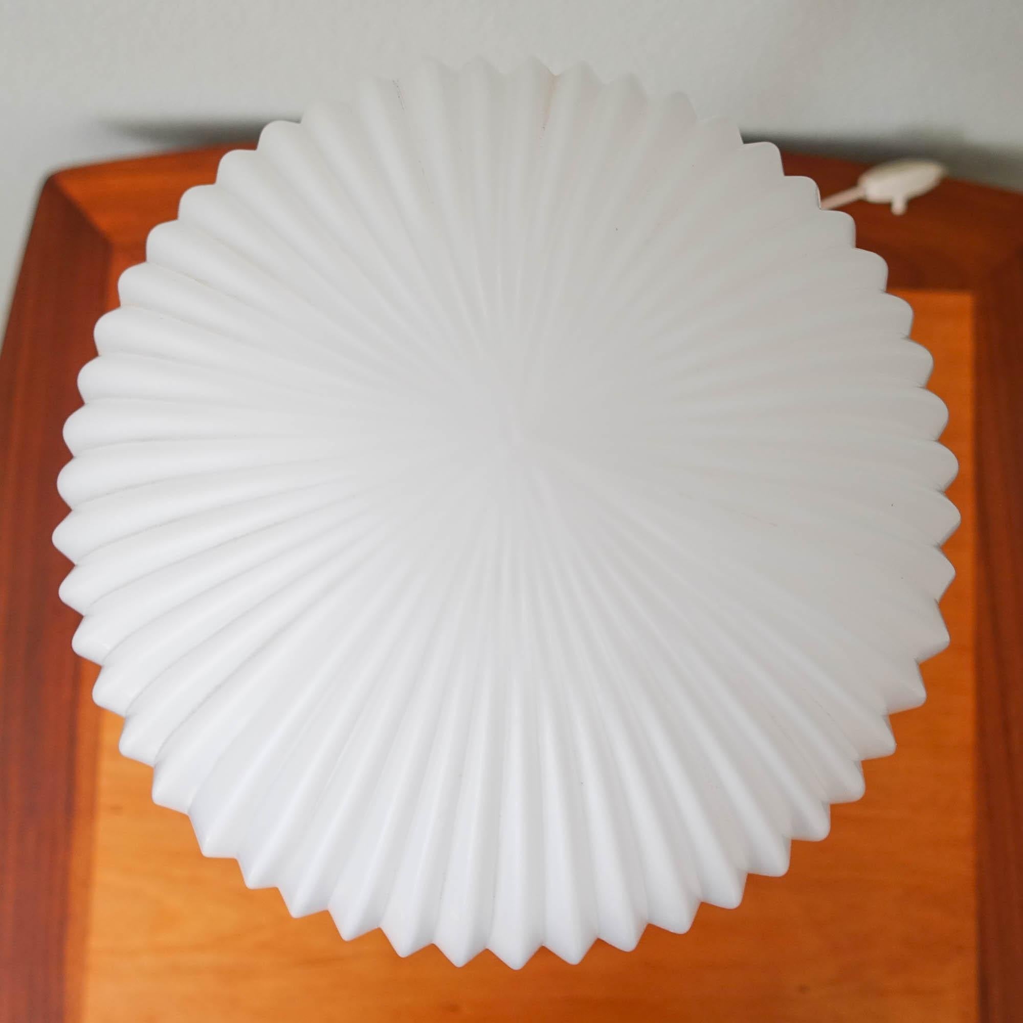 Temde Leuchten White Tulip Table Lamp, 1960's 3