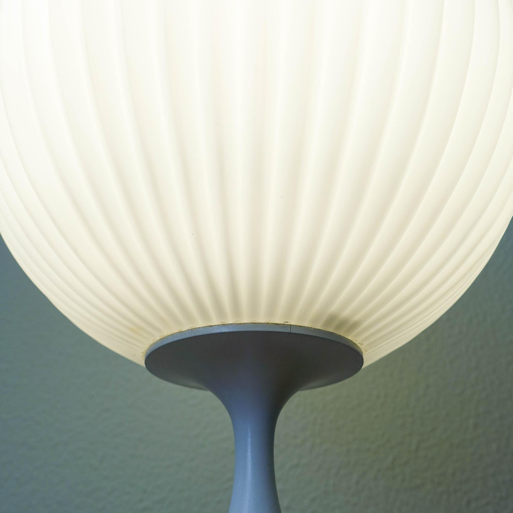 Temde Leuchten White Tulip Table Lamp, 1960's 7