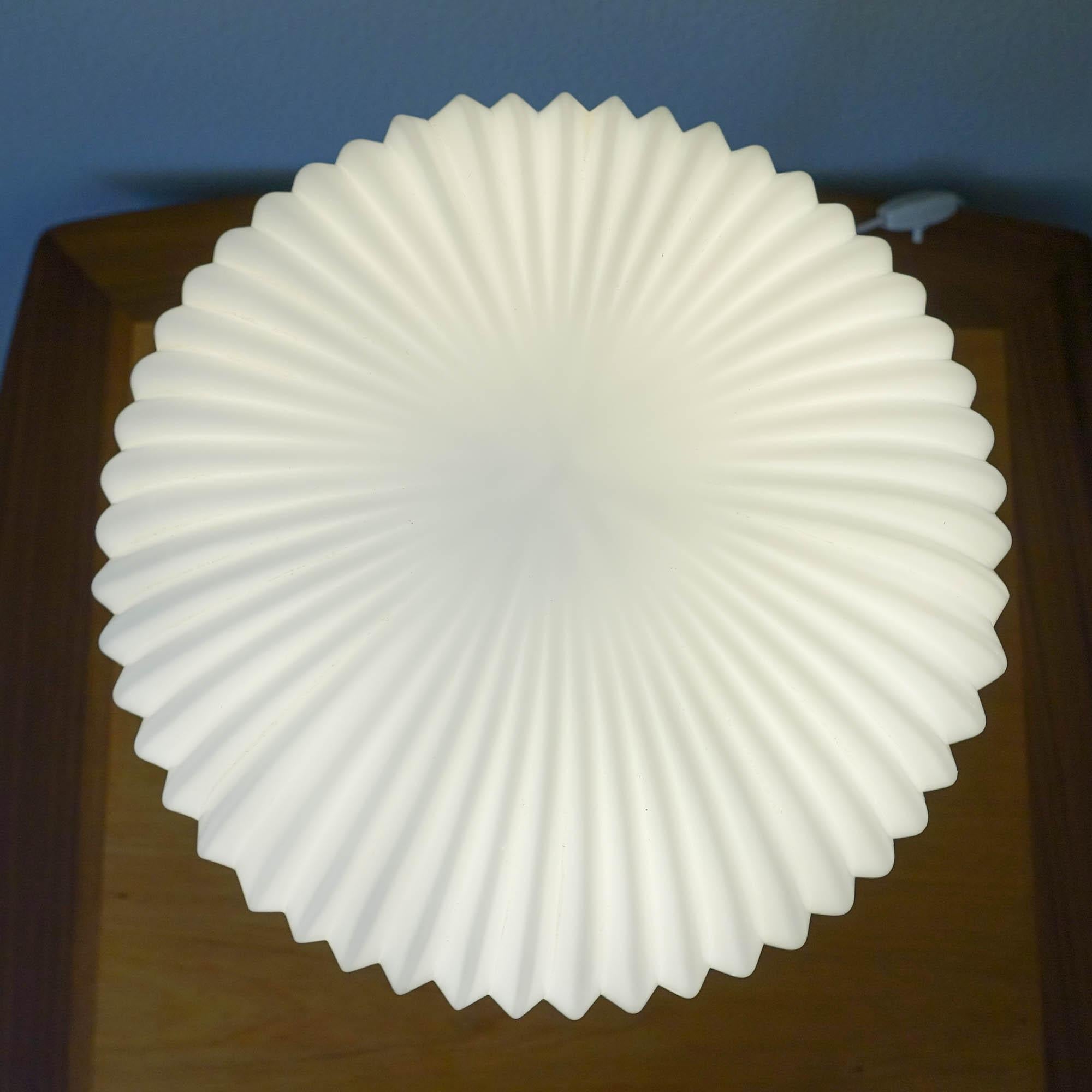 Temde Leuchten White Tulip Table Lamp, 1960's 2