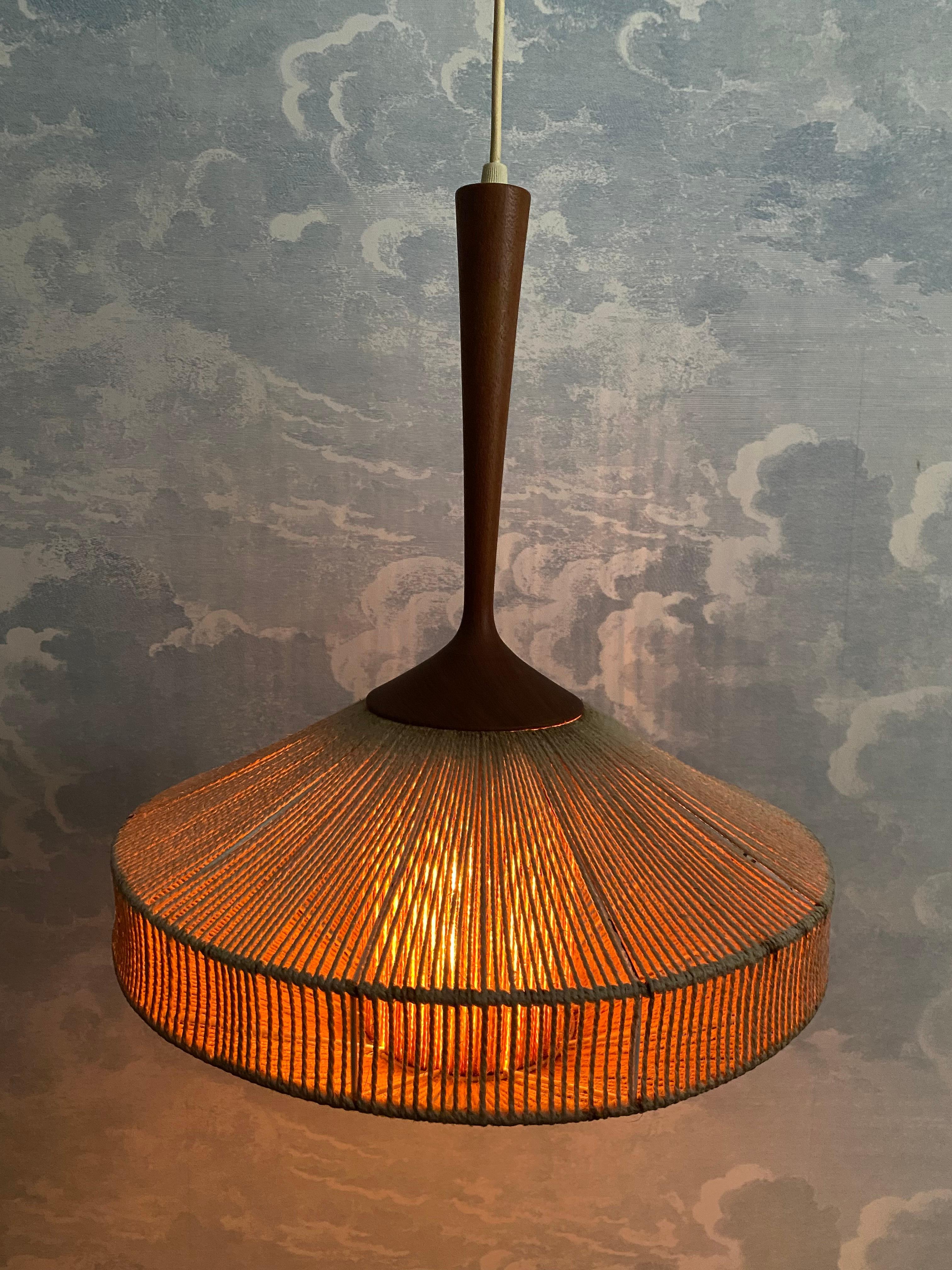 Mid-Century moderno Lampada a sospensione Temde in rafia, metà del secolo scorso, anni '60 in vendita
