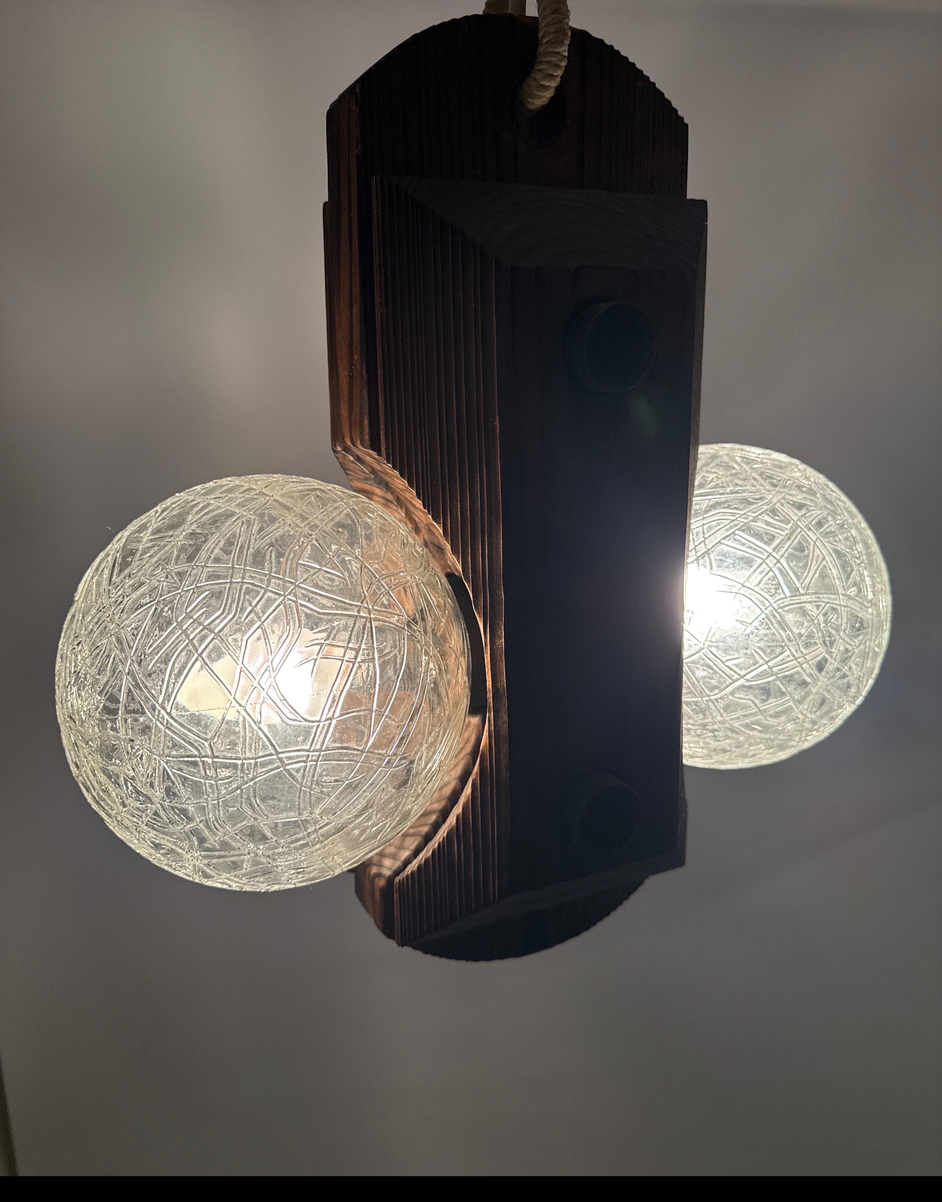 Svizzero Appendino scultoreo Temde  Lampada anni '60, Svizzera. in vendita