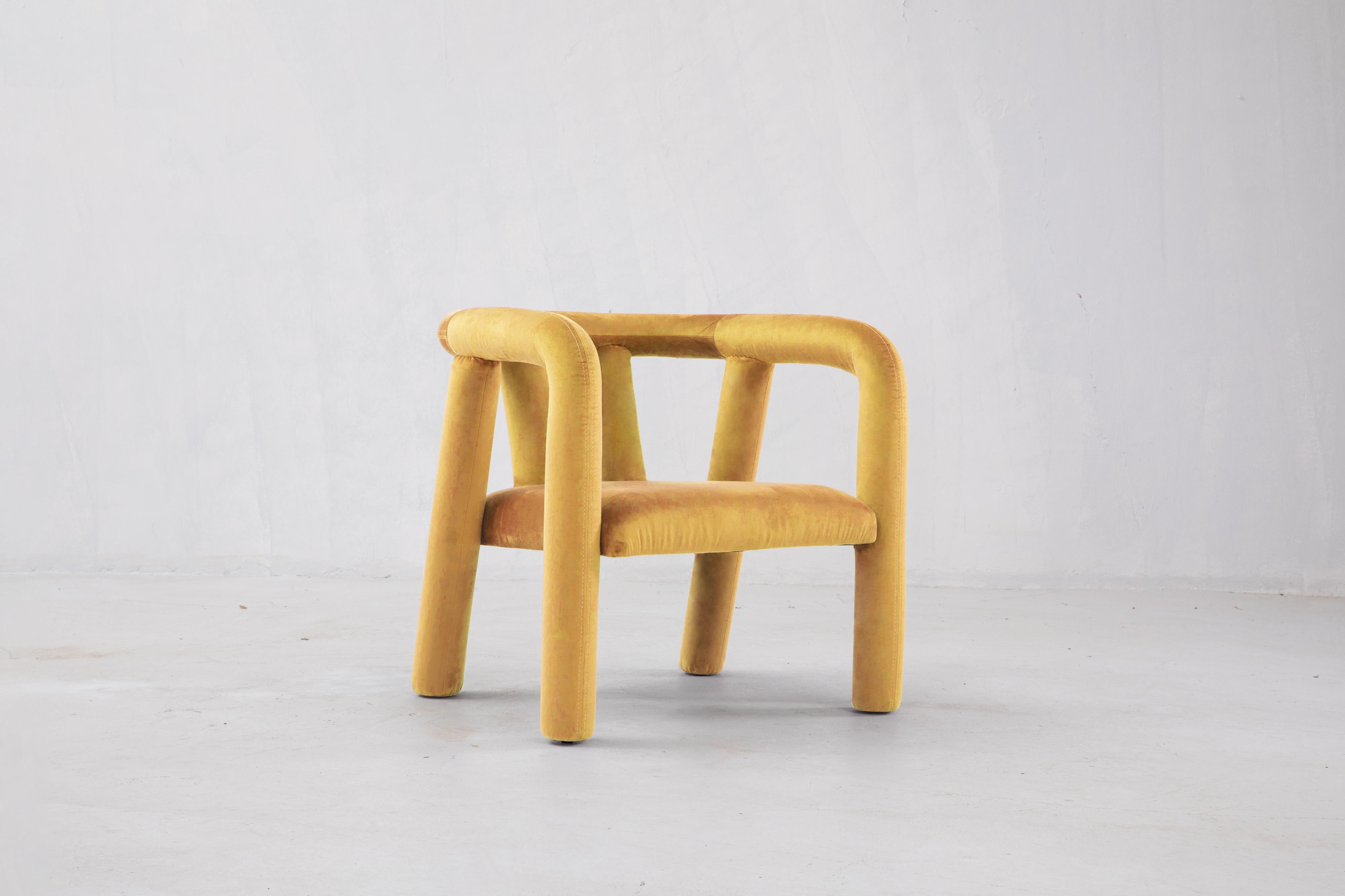 Temi Sessel von Sun at Six, minimalistischer Sessel aus lavendelfarbenem Samt im Angebot 4