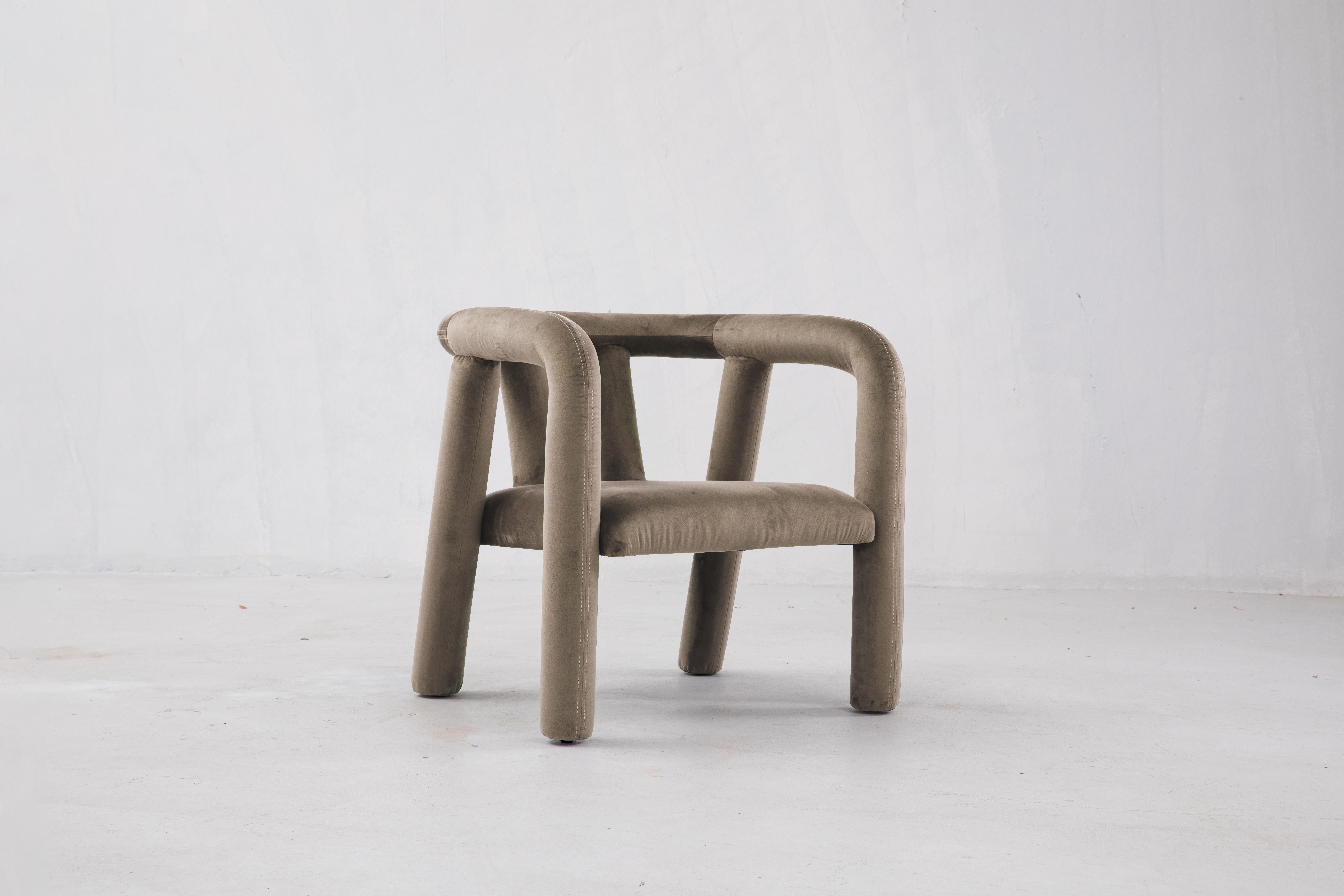Temi Sessel von Sun at Six, minimalistischer Sessel aus lavendelfarbenem Samt im Angebot 5
